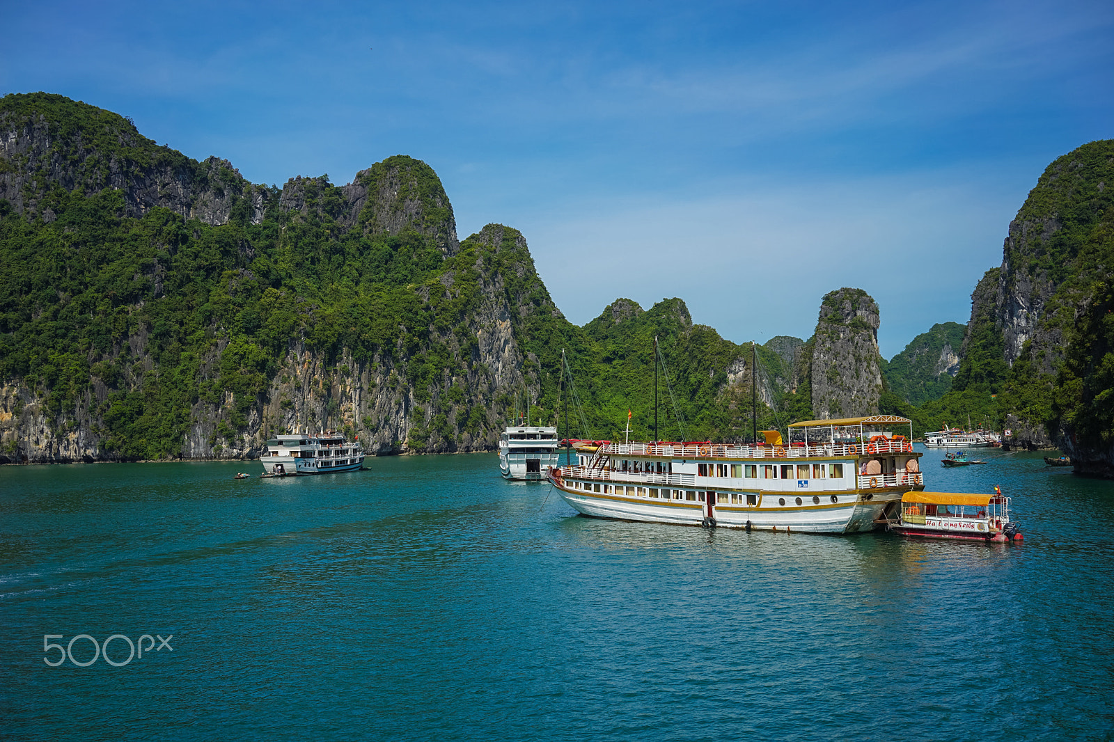 Sony a7 II sample photo. Halong bay photography