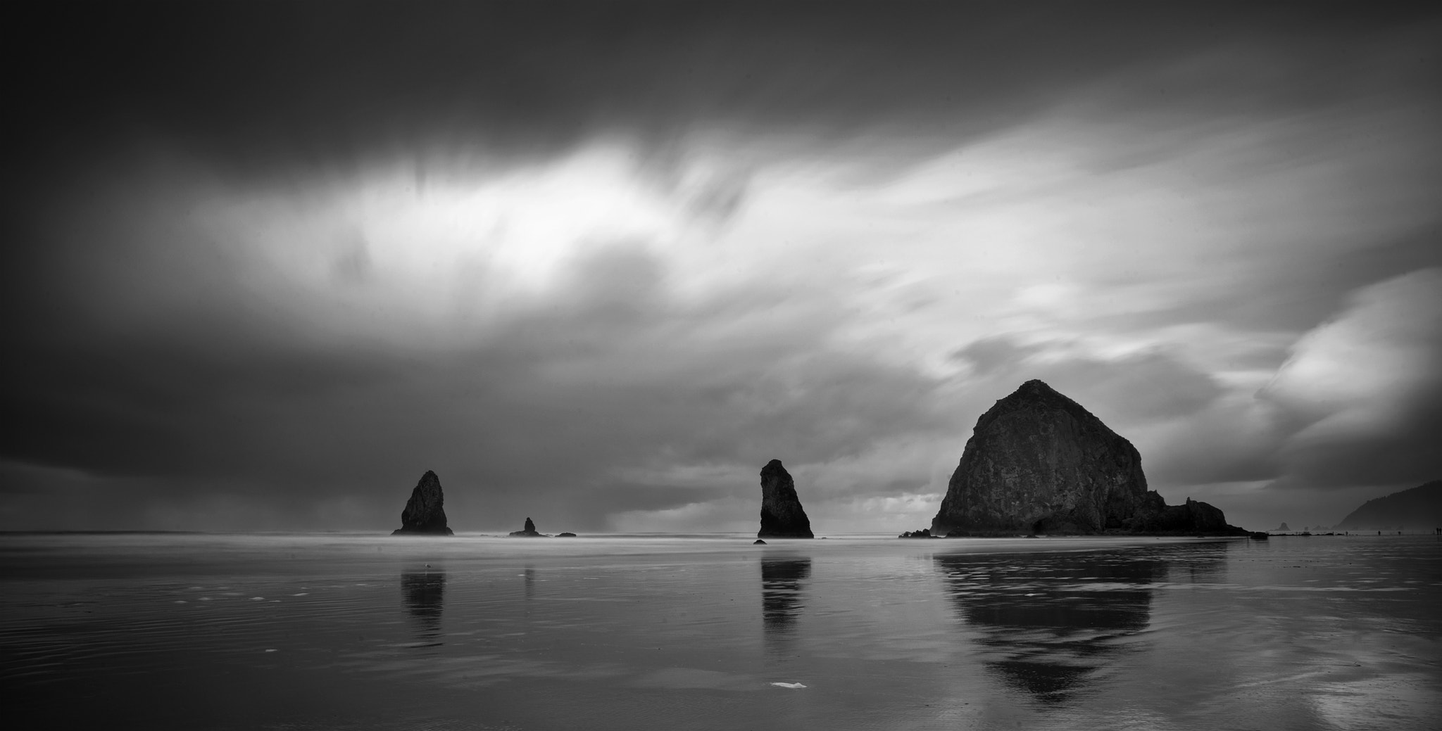 Sony a7R II + ZEISS Batis 25mm F2 sample photo. Cannon beach seastack photography