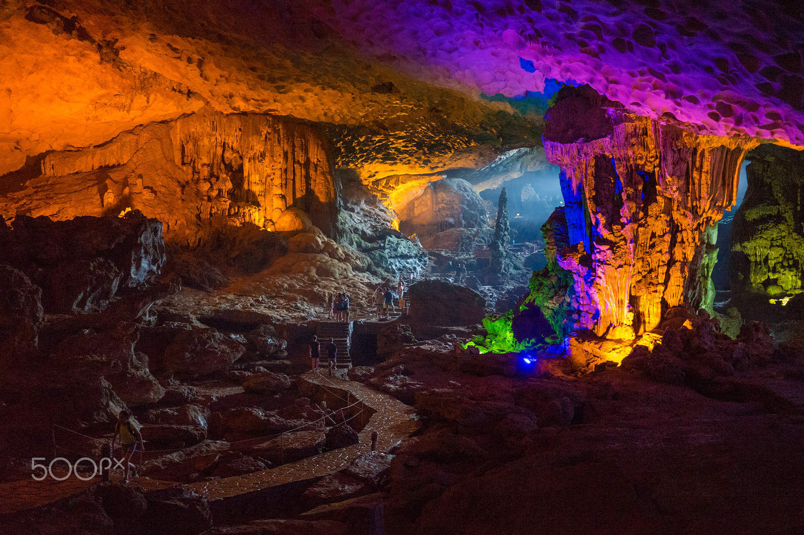 Sony a7 II + Sony Sonnar T* FE 35mm F2.8 ZA sample photo. Spelunking around the cave of surprises photography