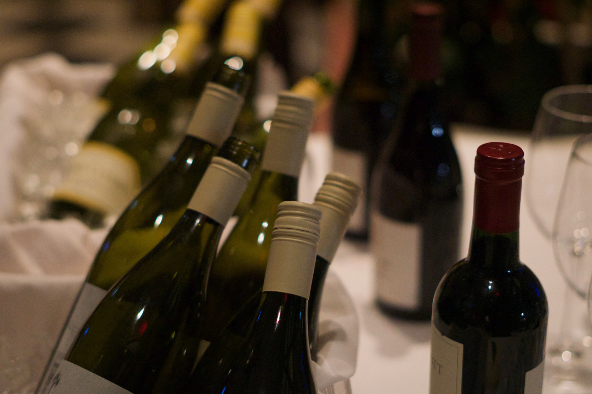 Sony FE 50mm F1.8 sample photo. Wine service photography