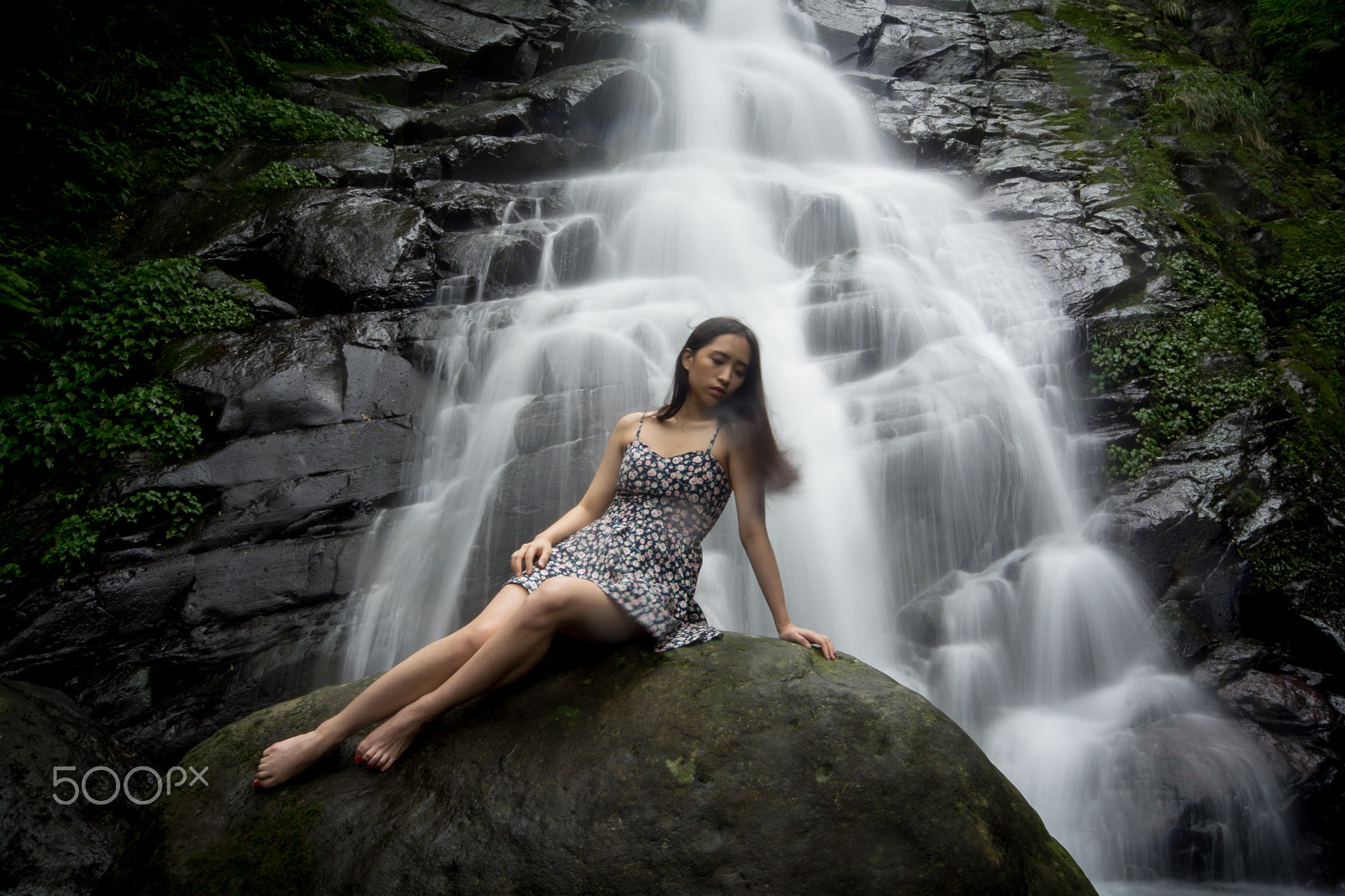 Nikon D5200 + Sigma 10-20mm F4-5.6 EX DC HSM sample photo. Waterfall girl photography