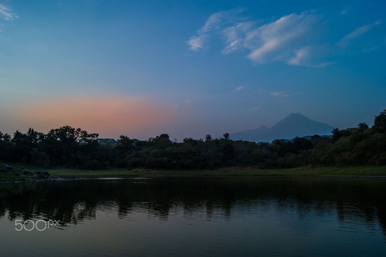Sony Alpha DSLR-A380 + Sony DT 18-55mm F3.5-5.6 SAM sample photo. Quiet sunset at carrizalillos lake photography