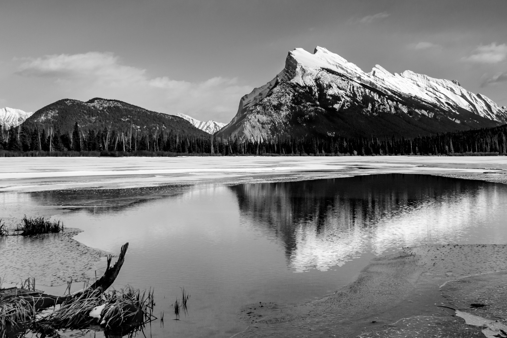 Canon EF-S 18-200mm F3.5-5.6 IS sample photo. Mount rundle xiv photography