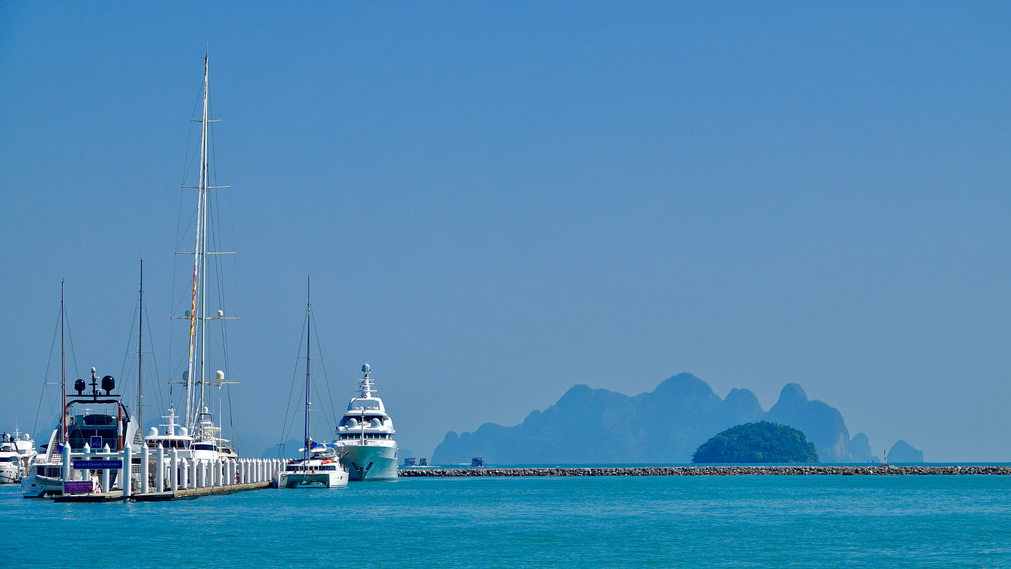 Sony 24-600mm F2.4-4.0 sample photo. Phuket island photography