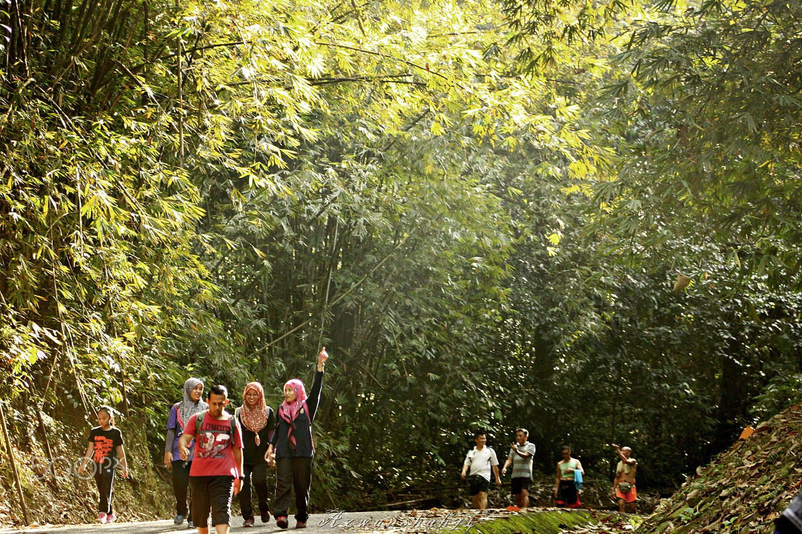 Canon EF 75-300mm f/4-5.6 USM sample photo. Jogging photography