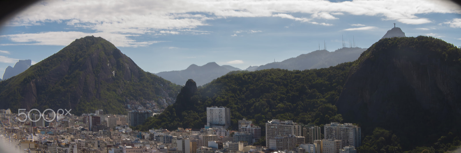 Canon EOS 500D (EOS Rebel T1i / EOS Kiss X3) + Canon EF 50mm F1.8 II sample photo. Rio cinemascope photography