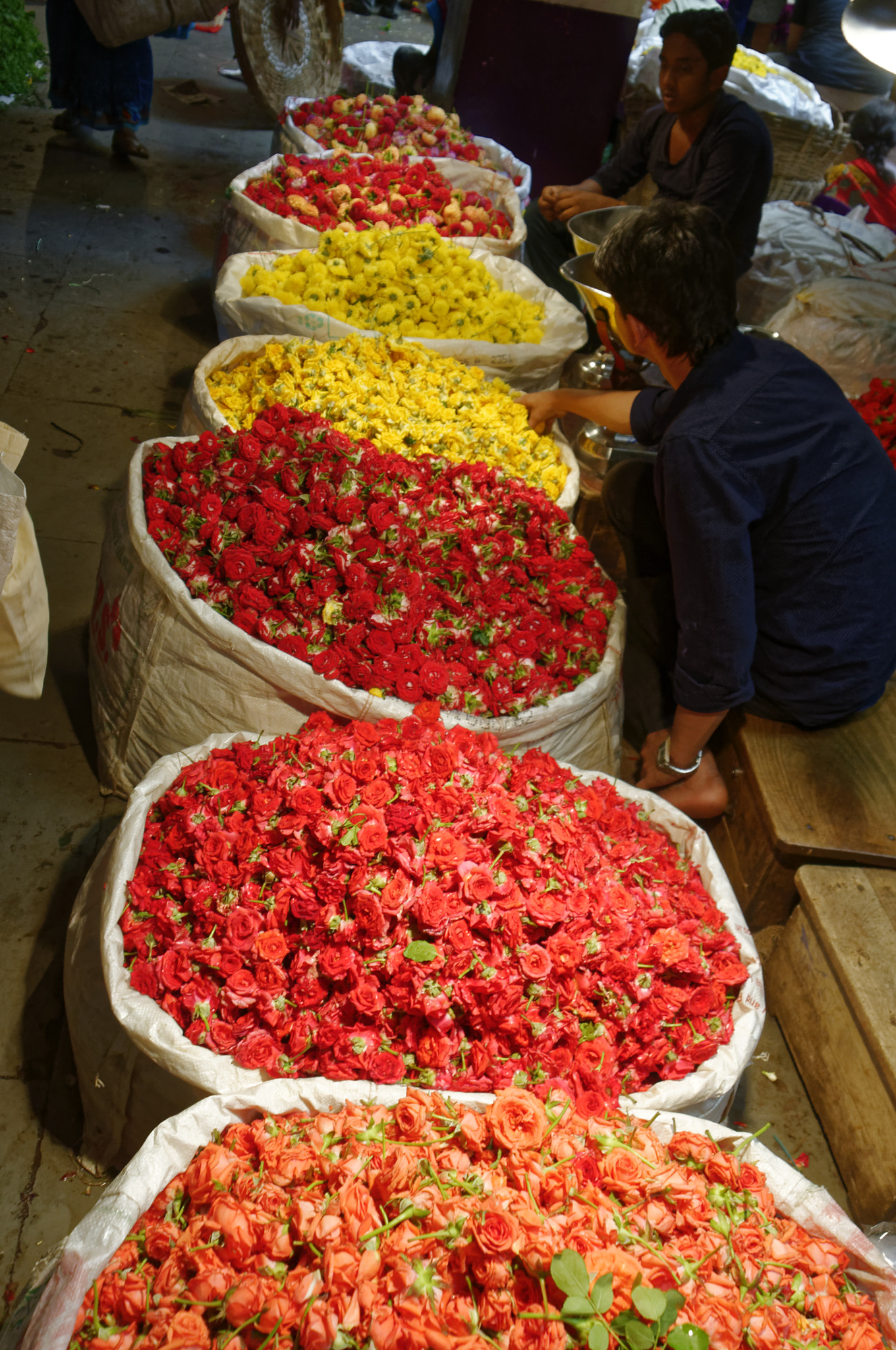 Nikon D300S sample photo. Market flower in bangalore photography