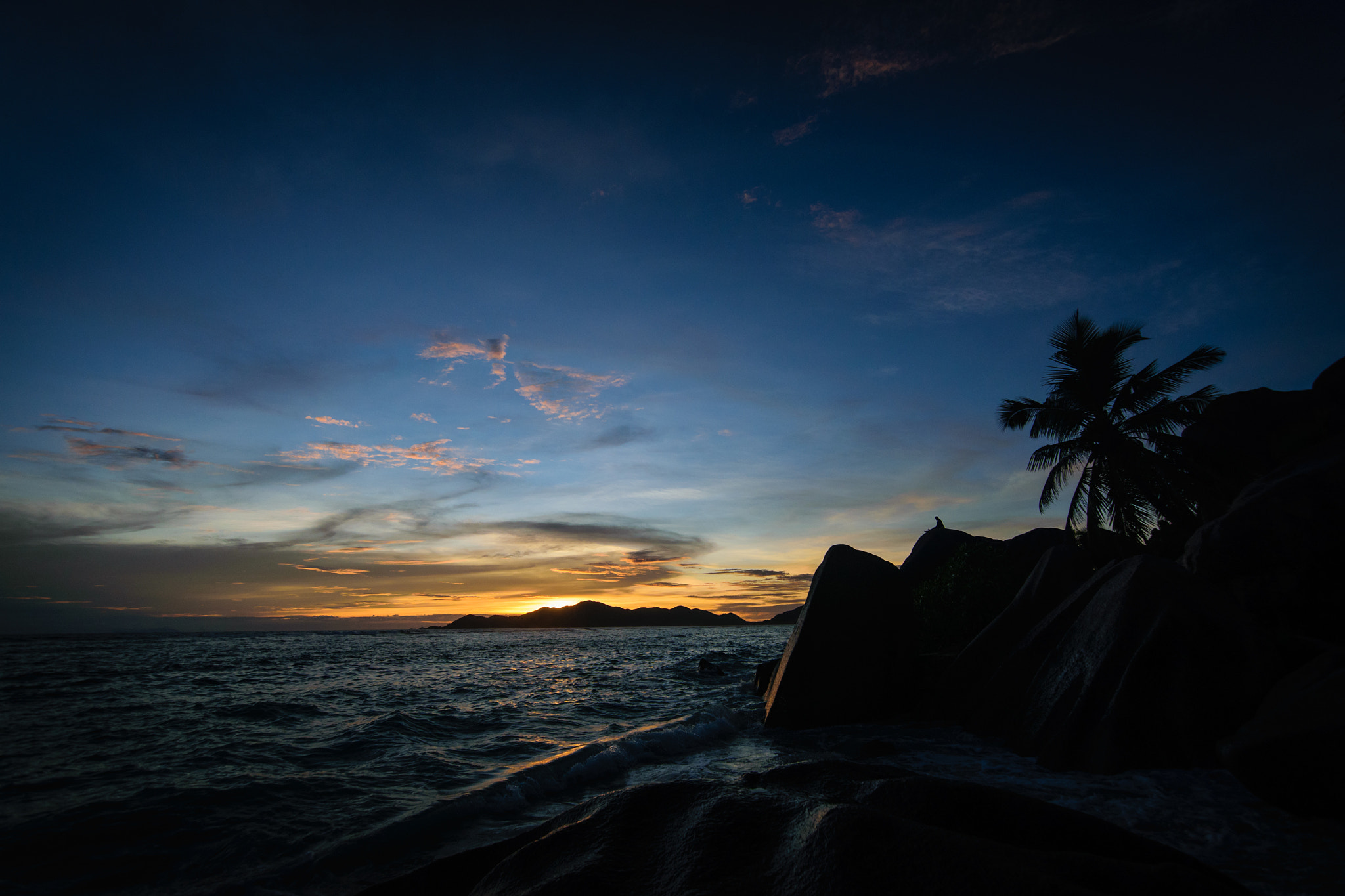 Tokina AT-X 11-20 F2.8 PRO DX (AF 11-20mm f/2.8) sample photo. Sunset at the seychelles photography