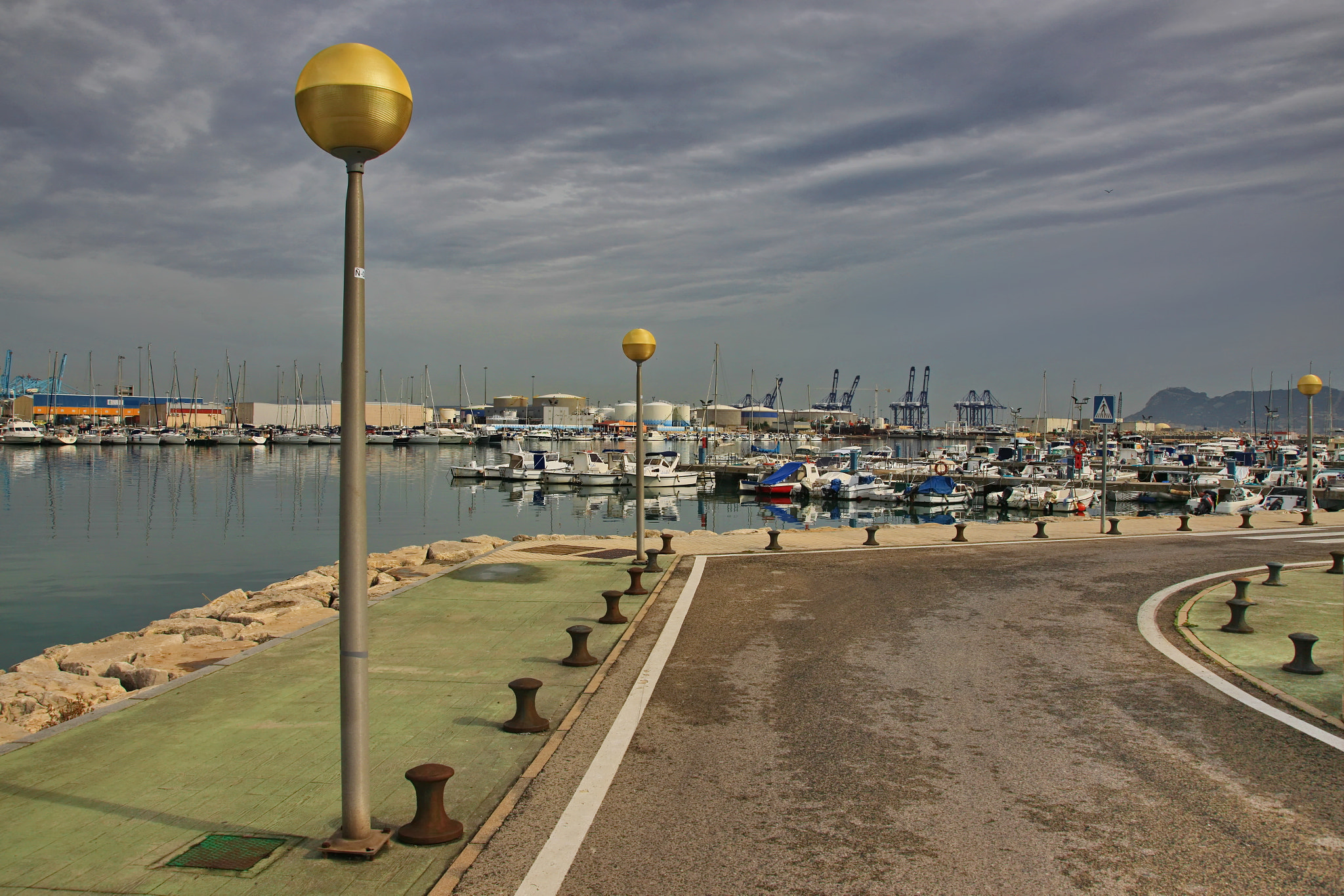 Canon EOS-1Ds Mark III sample photo. The road to marina photography