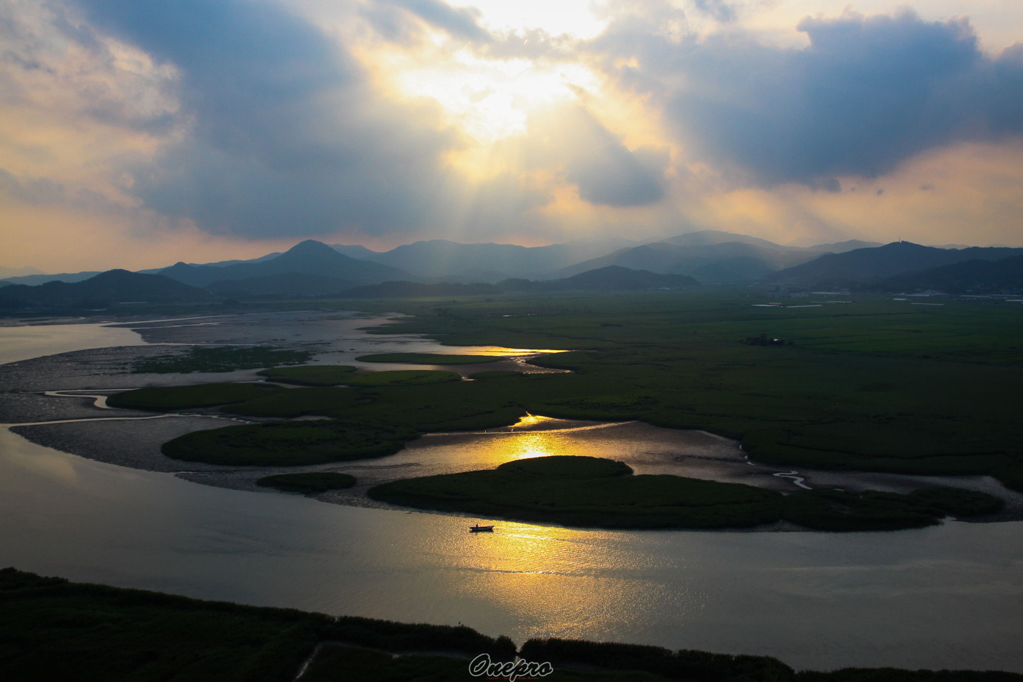 Canon EOS 50D + Canon EF 17-40mm F4L USM sample photo. Onepro - 노을지는 순천만 (suncheon bay sunset) photography