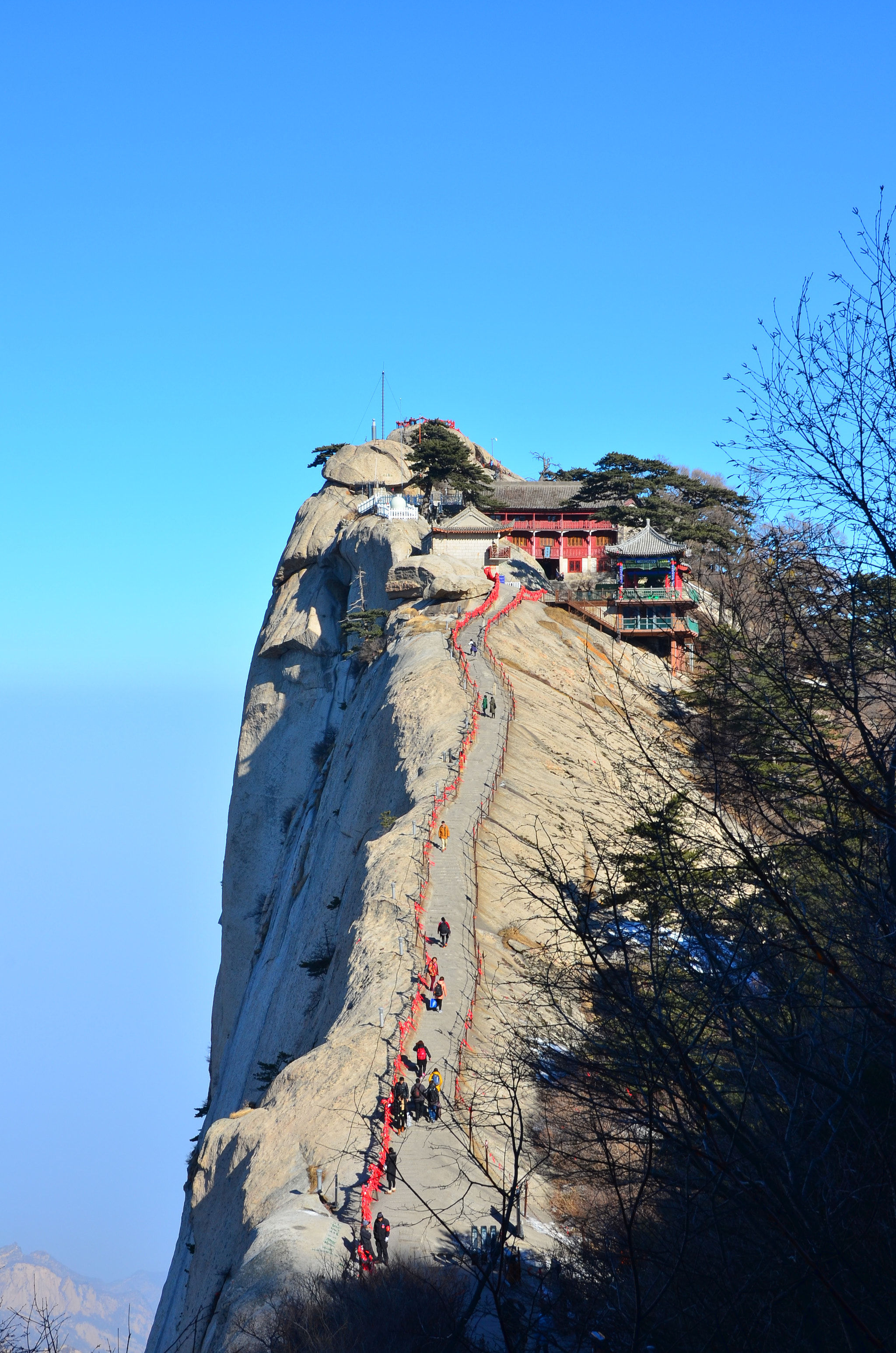 Sigma 18-250mm F3.5-6.3 DC Macro OS HSM sample photo. Mtn huashan photography