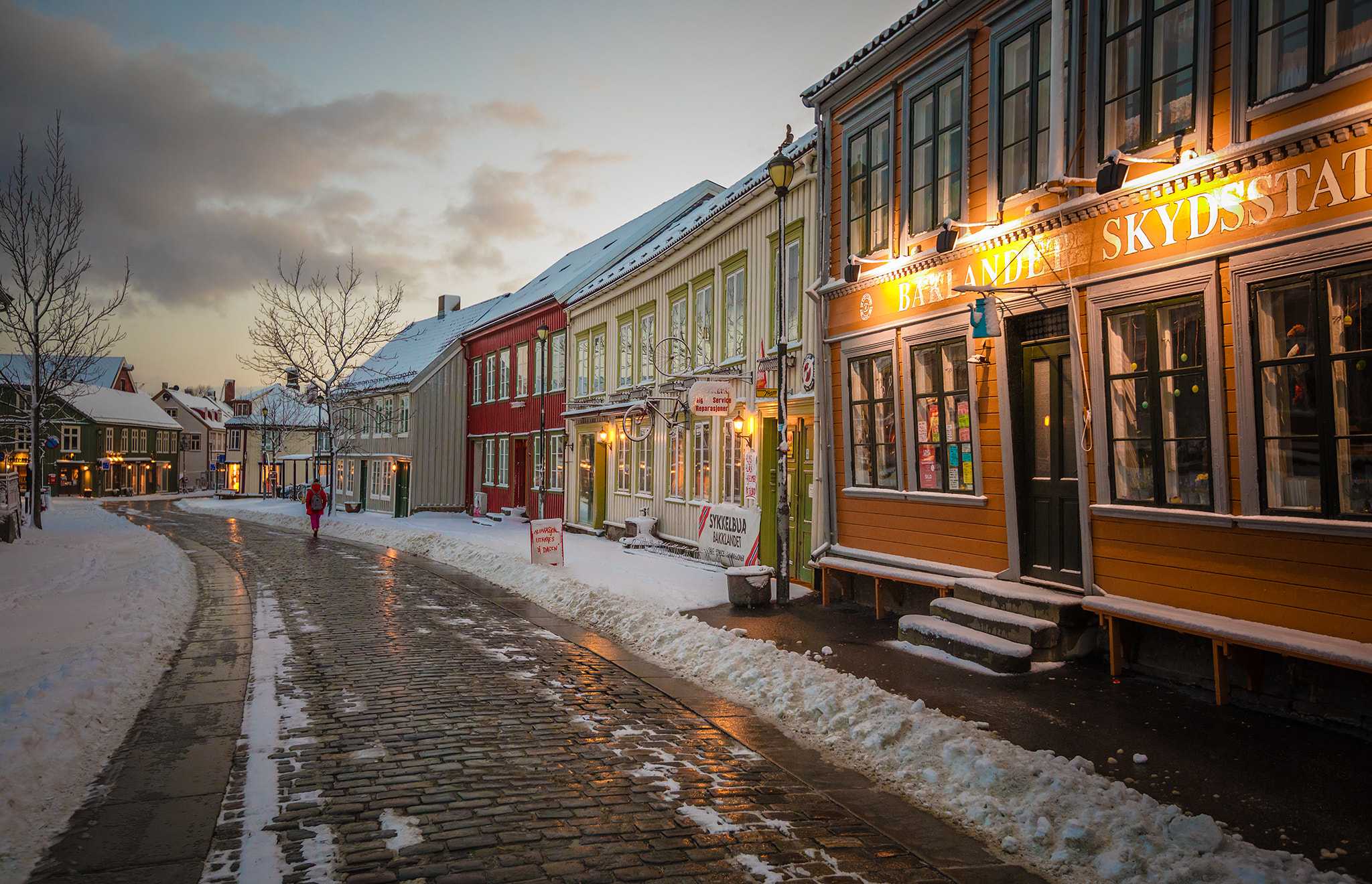 Canon EF 16-35mm F2.8L II USM sample photo. Bakklandet, trondheim photography
