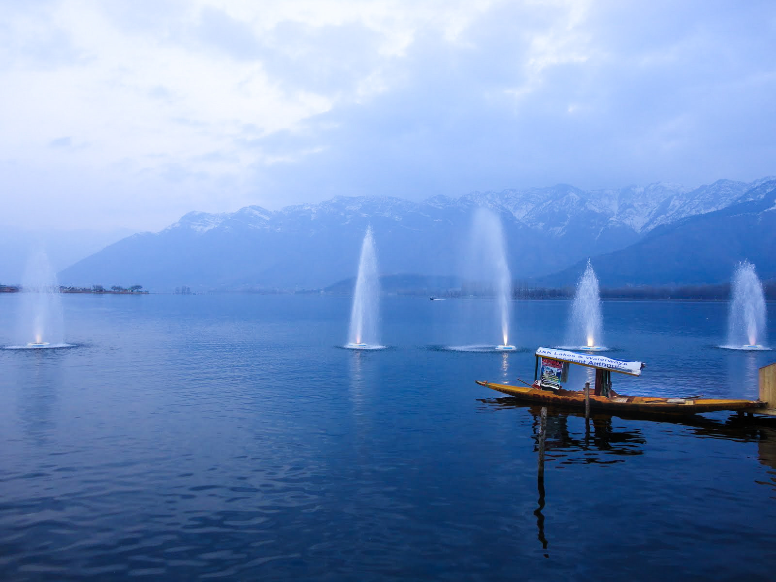 Sony Cyber-shot DSC-W570 sample photo. In the lake of dreams photography