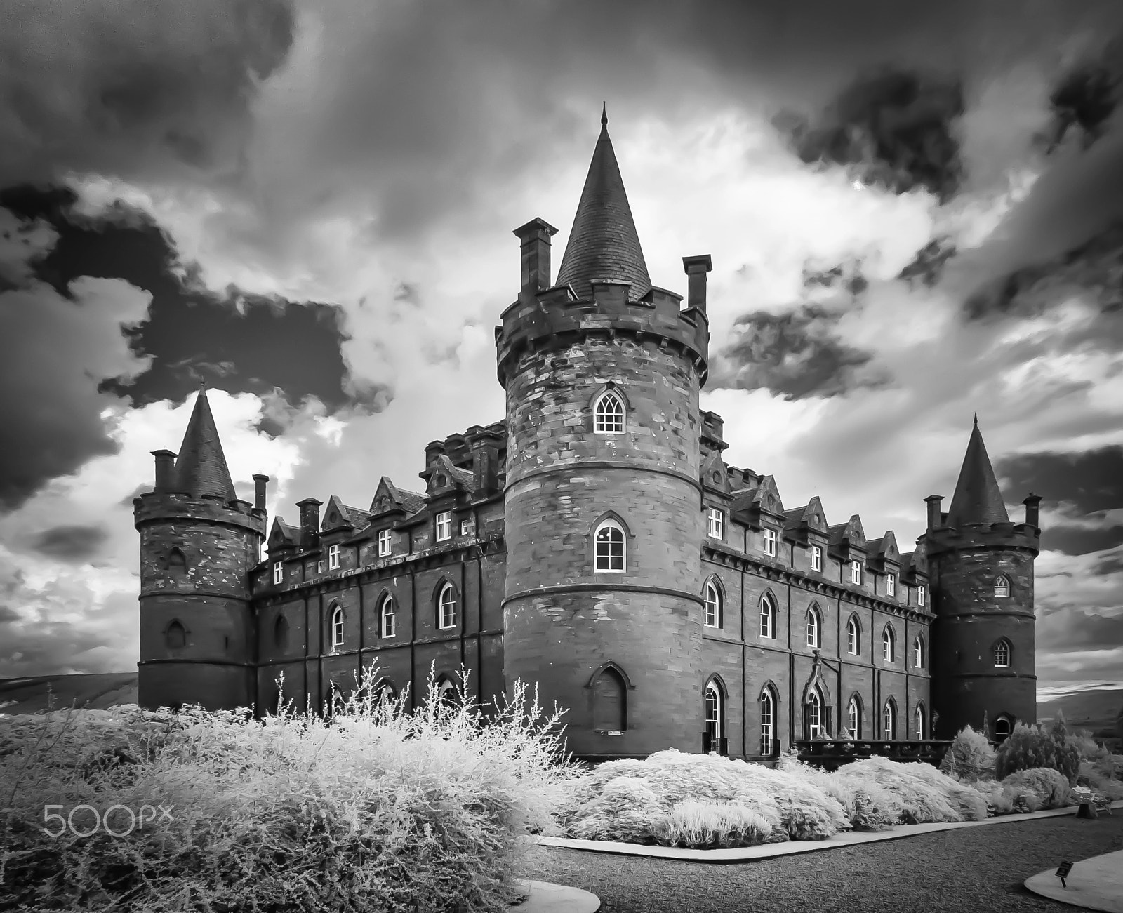 Canon EOS-1D Mark II sample photo. Inverary castle photography