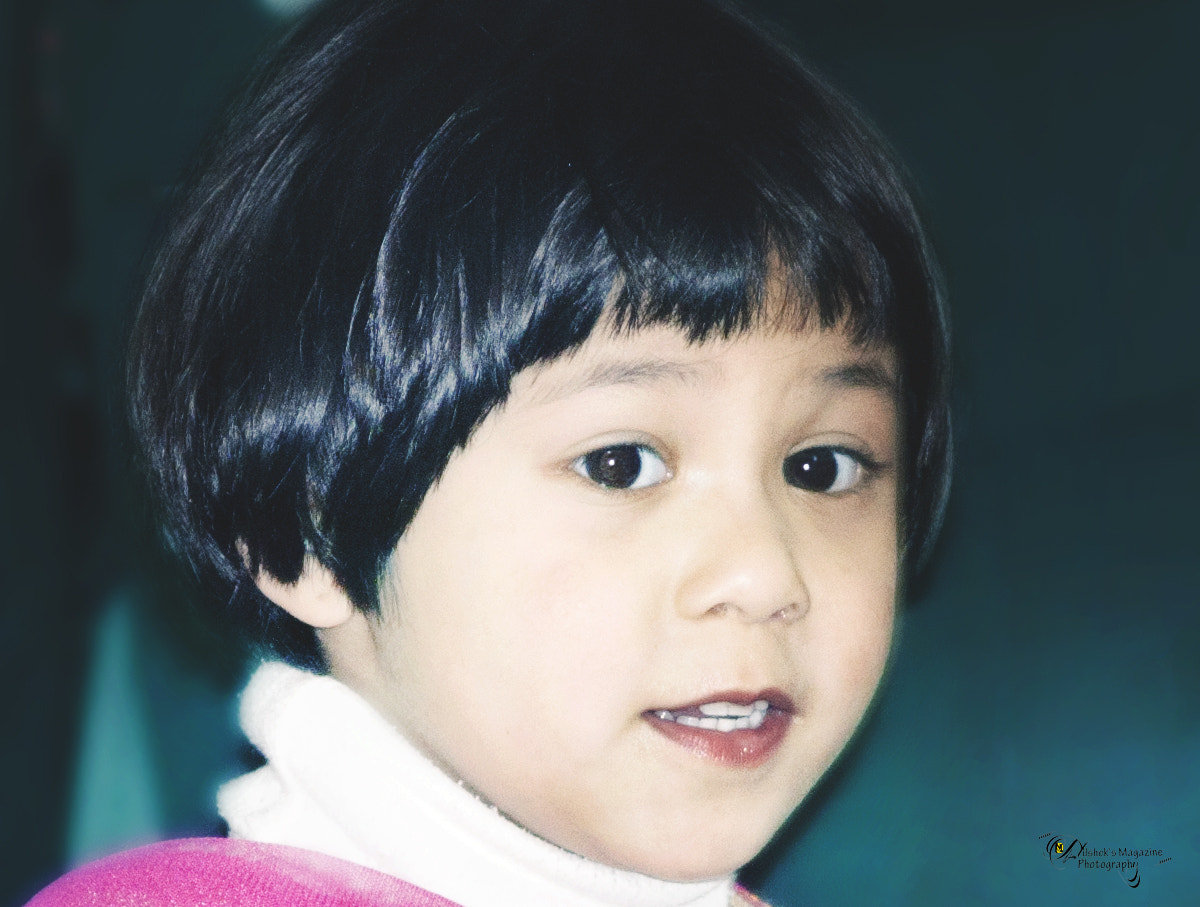 Canon EOS 1000D (EOS Digital Rebel XS / EOS Kiss F) sample photo. Cute baby photography