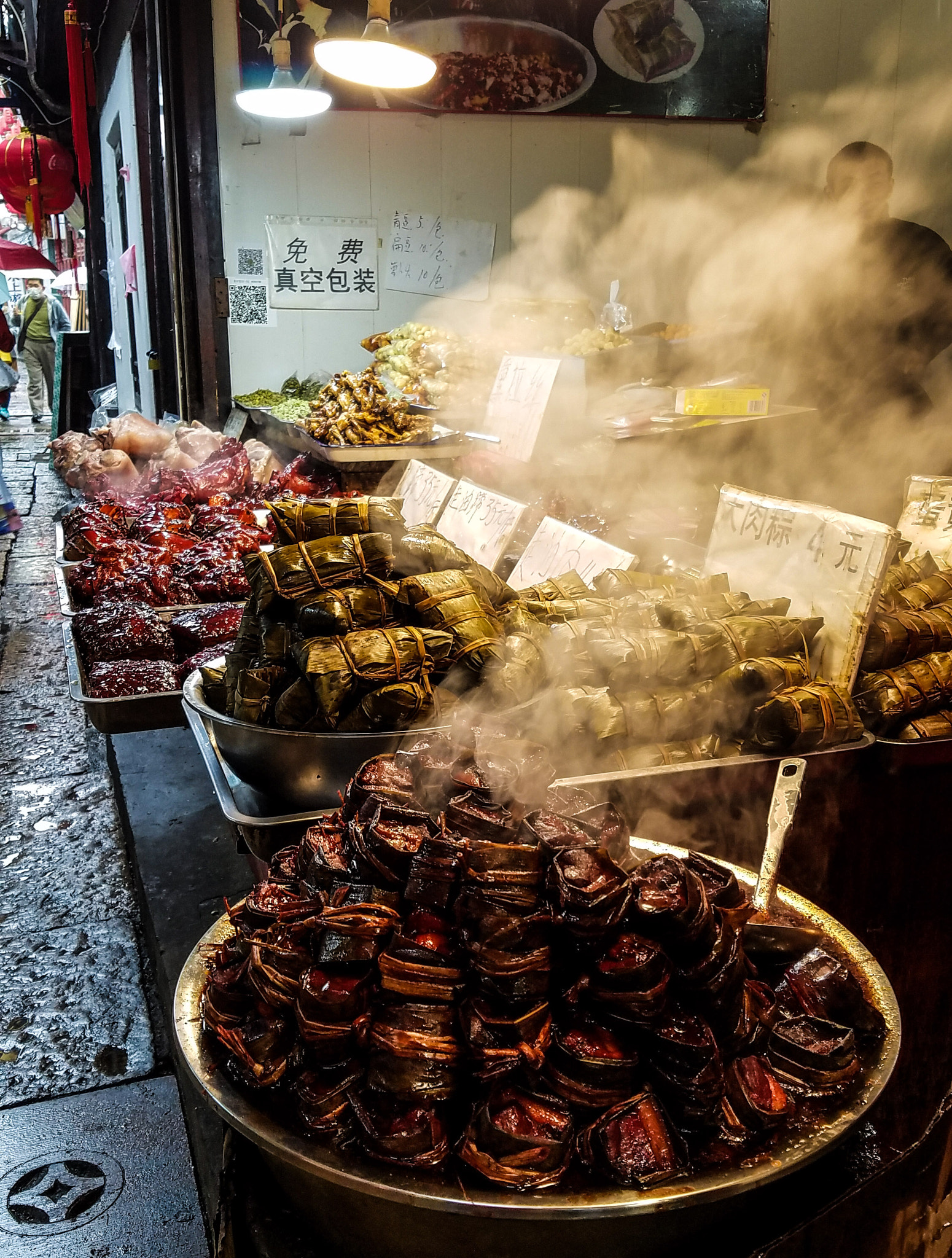 Samsung Galaxy S7 + Samsung Galaxy S7 Rear Camera sample photo. Steaming street food photography
