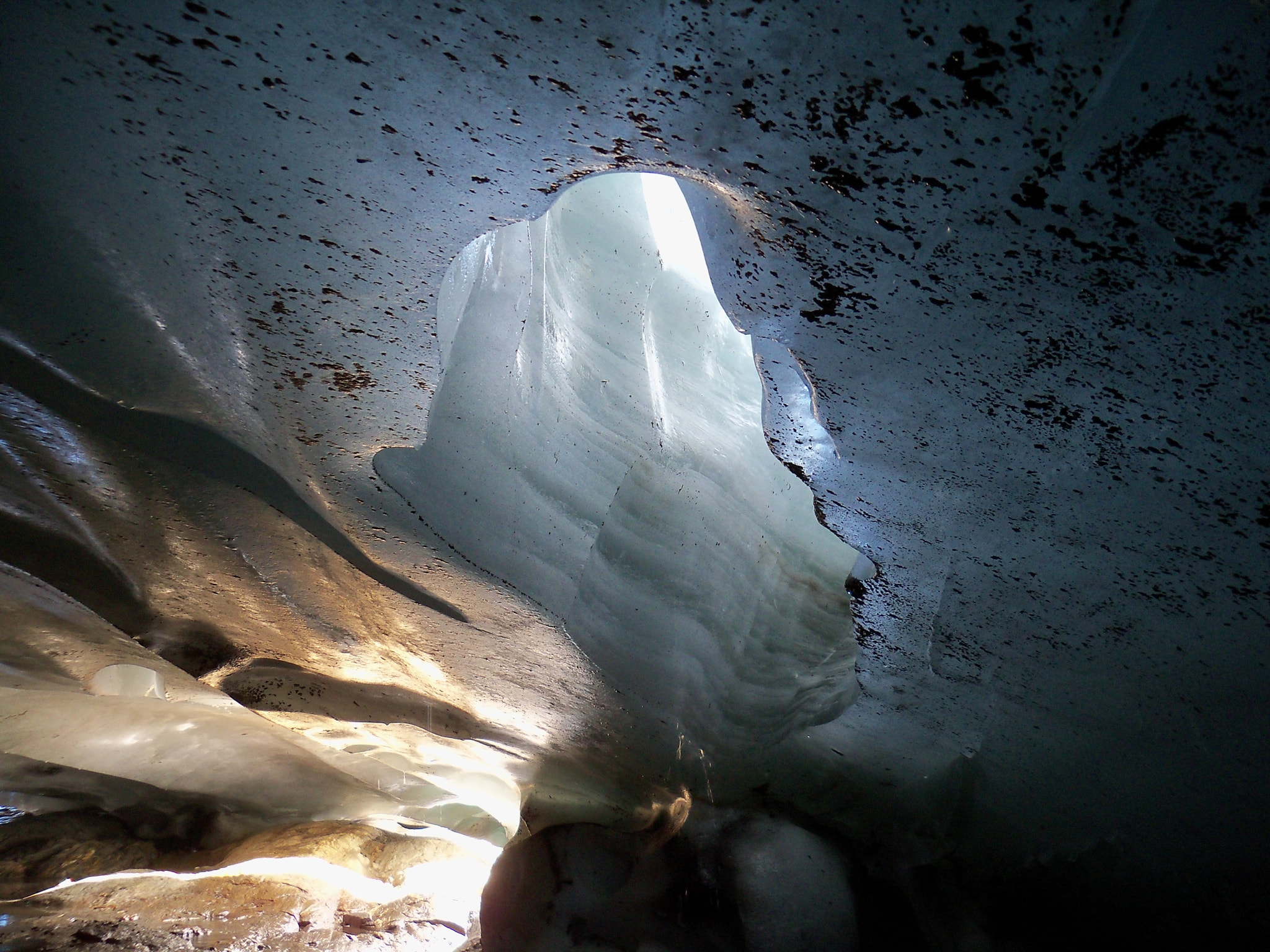 Kodak EasyShare Z915 sample photo. Inside helags glacier photography