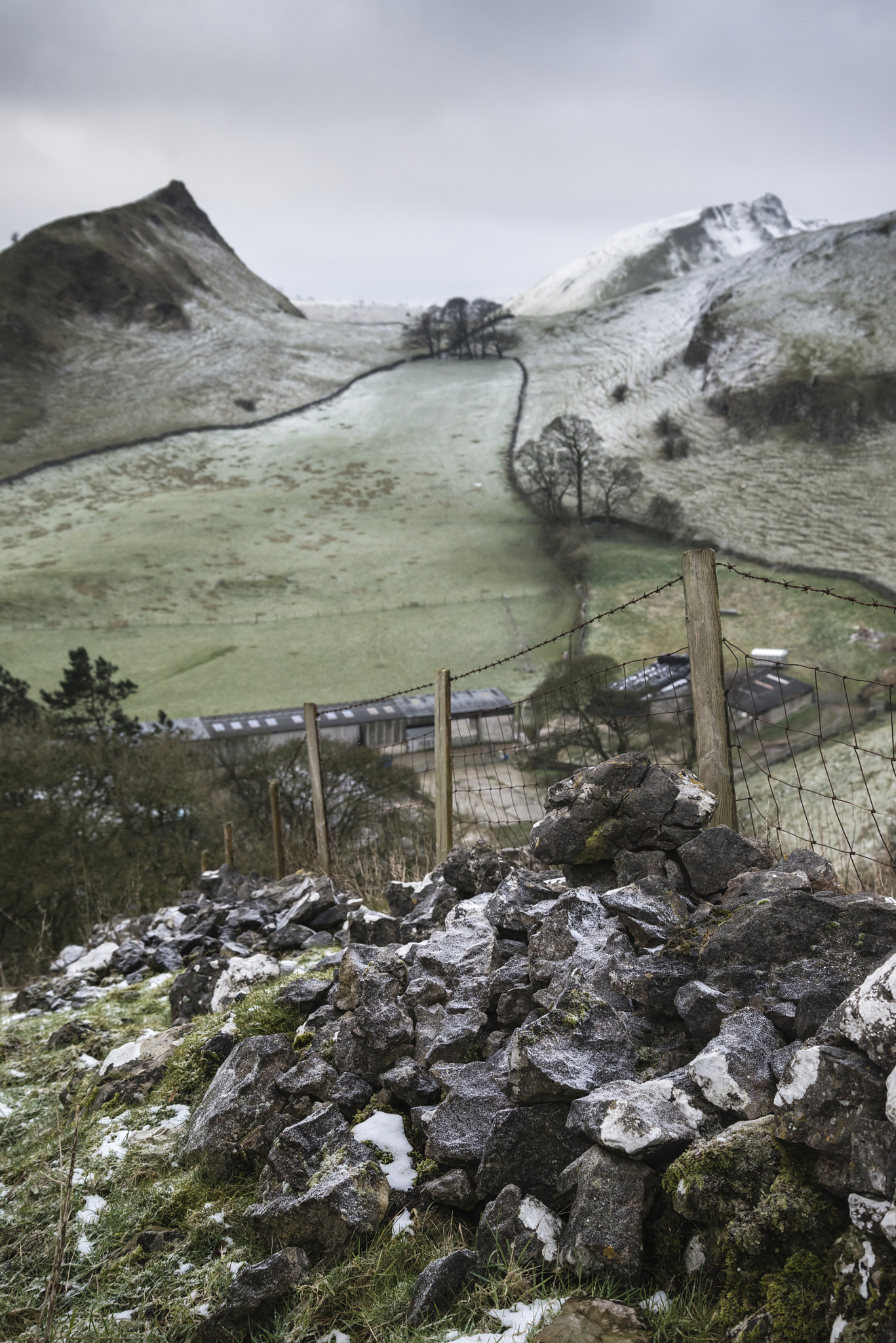 Nikon D800 sample photo. Stuning winter landscape image of chrome hill and parkhouse hill photography