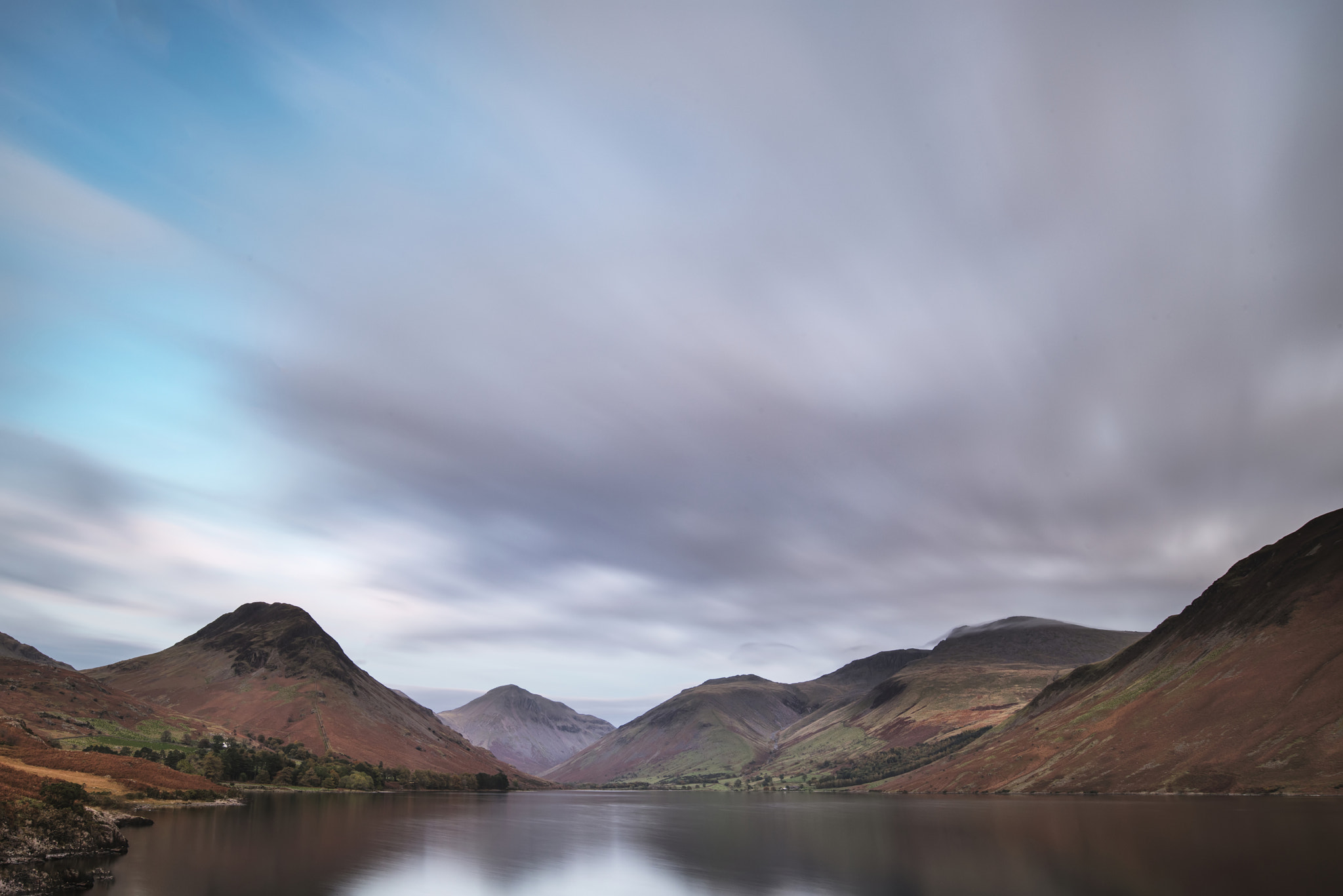 Nikon AF-S Nikkor 18-35mm F3.5-4.5G ED sample photo. Beautiful landscape image of mountains around wast water in lake photography