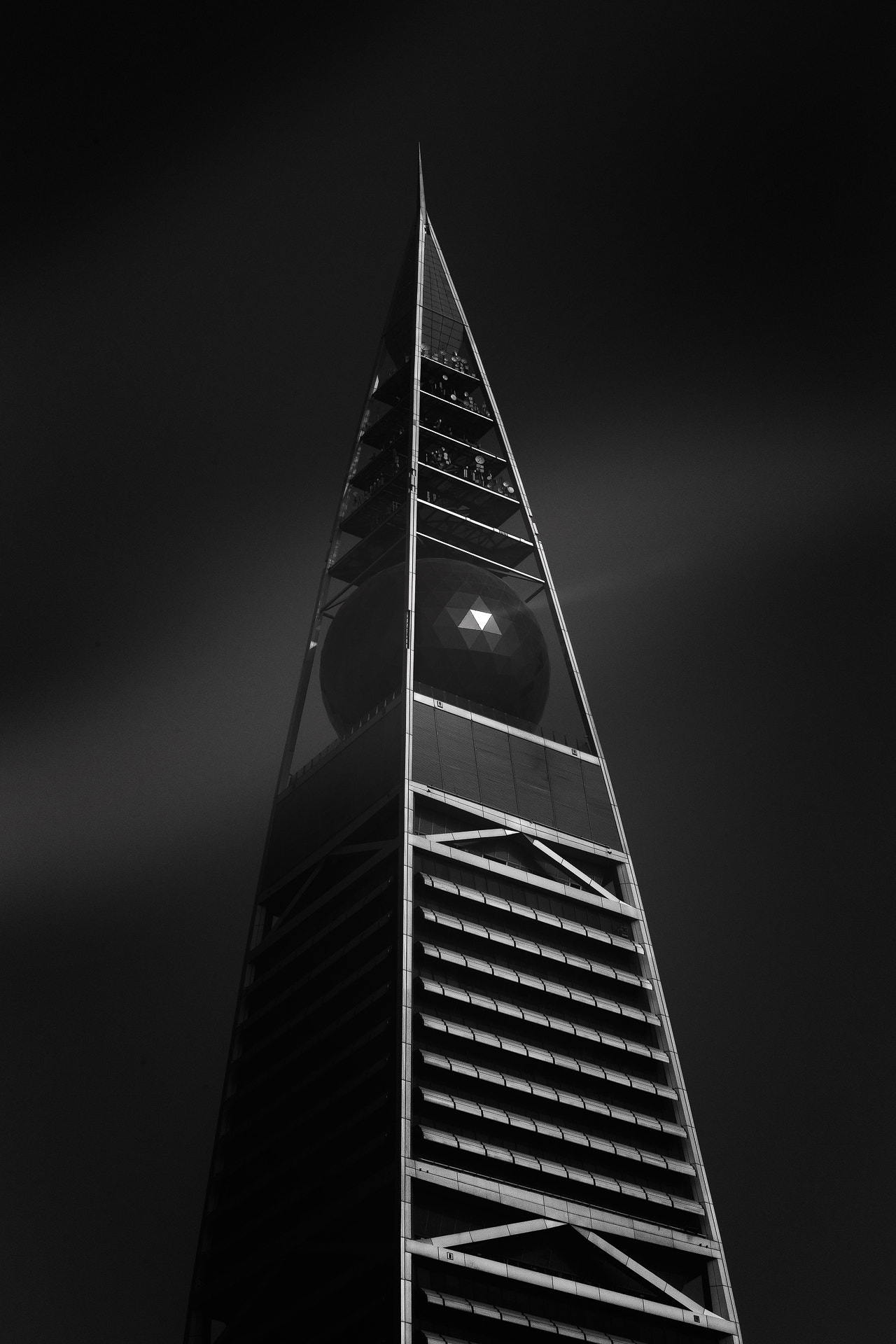 Canon EF 70-200mm F2.8L IS USM sample photo. Faisaliyah tower photography
