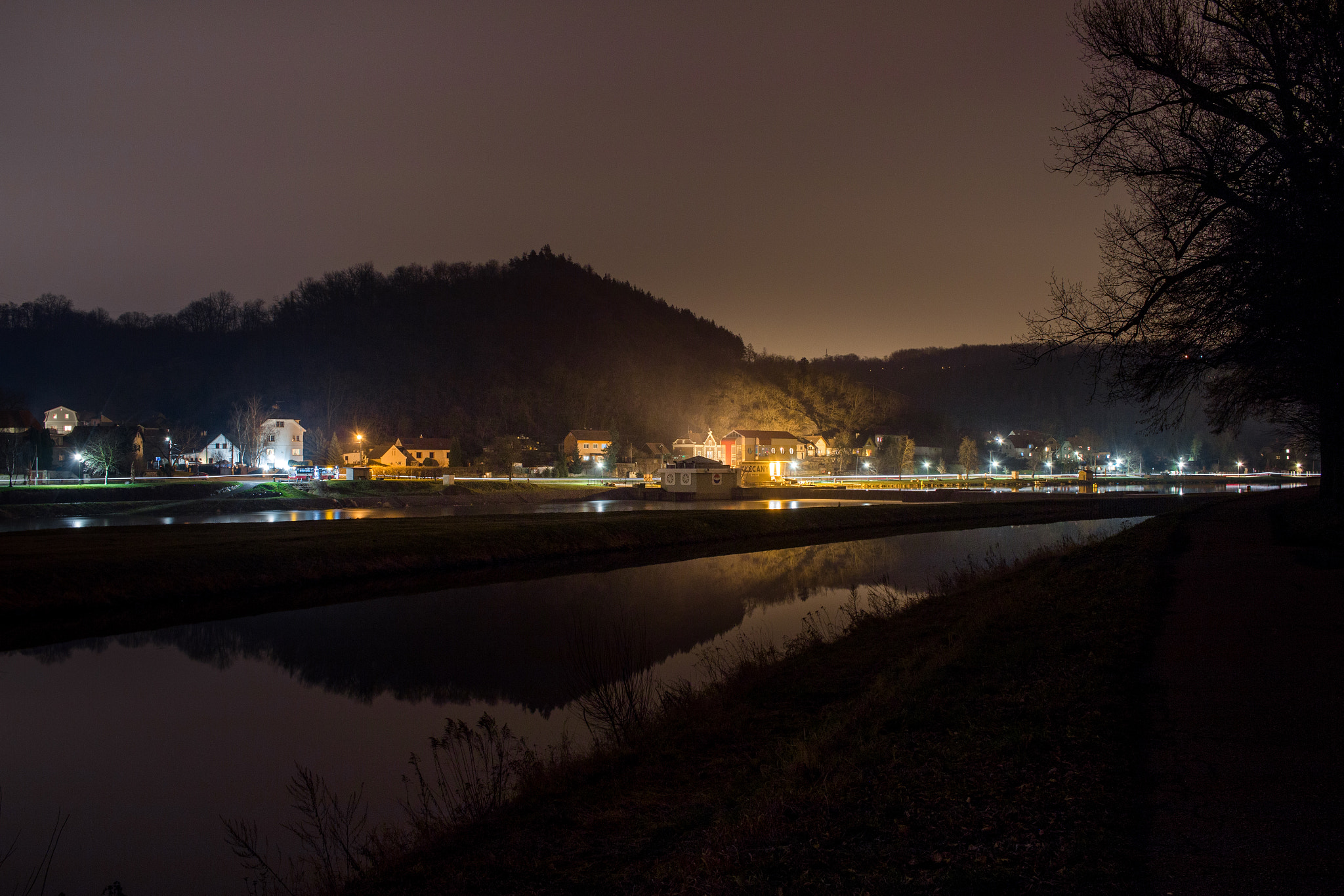Canon EF-S 24mm F2.8 STM sample photo. Klecany by sunset photography
