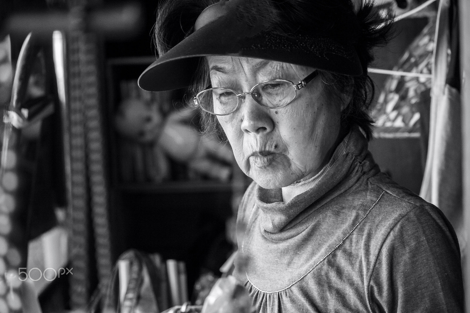 Canon EF-S 55-250mm F4-5.6 IS sample photo. Lady with glasses photography