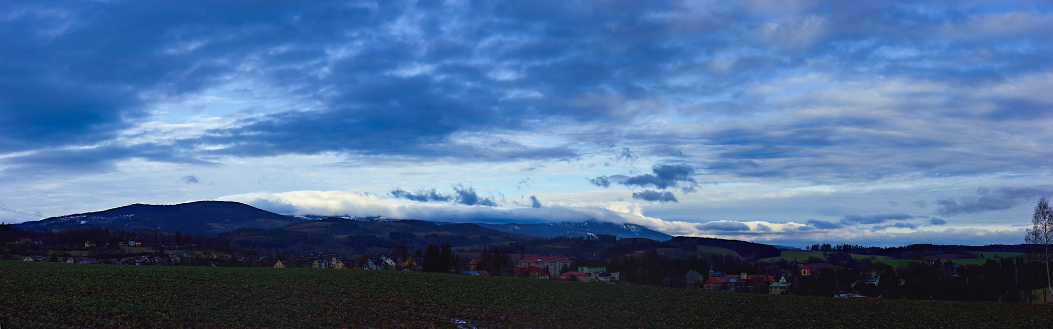 Canon EF-S 17-55mm F2.8 IS USM sample photo. Panorama of krkonose photography