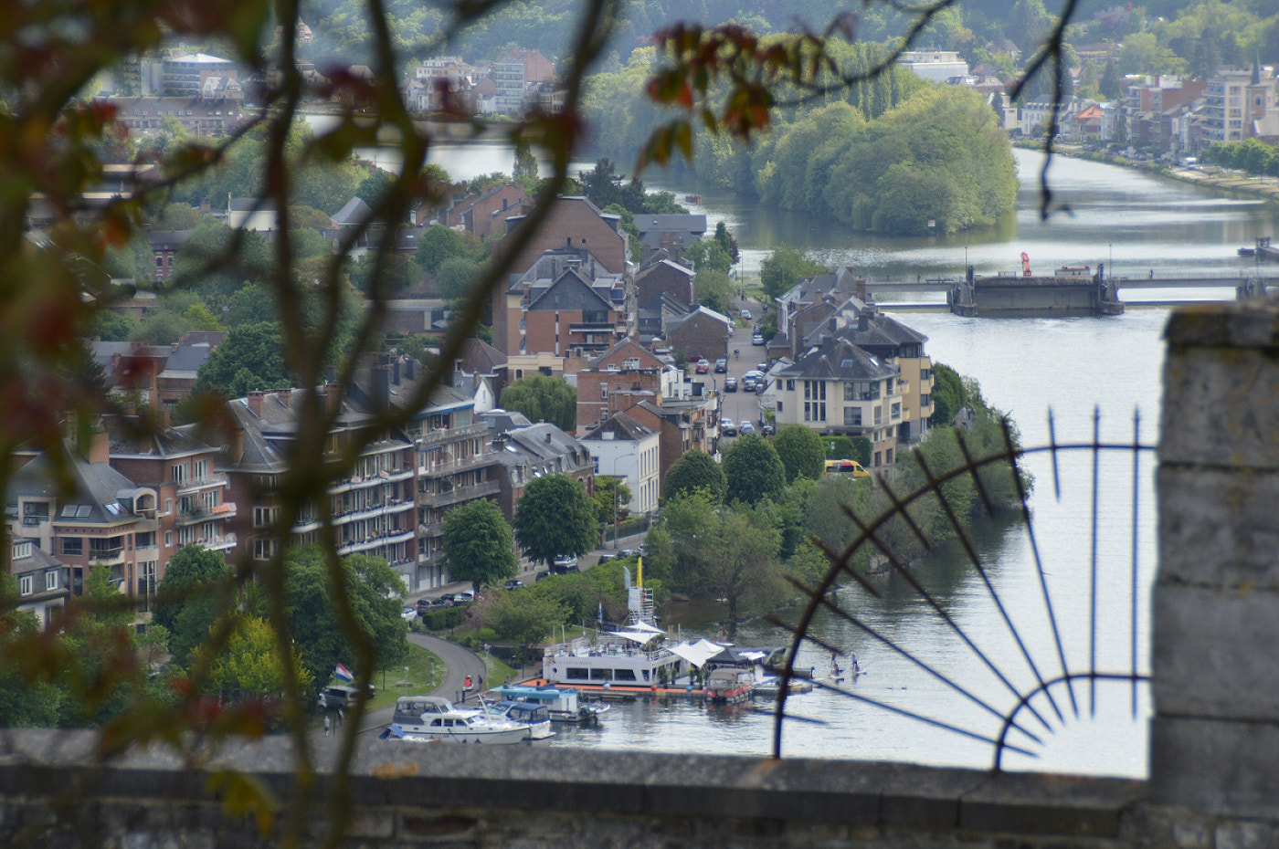 Nikon D3200 sample photo. Un regard furtif photography