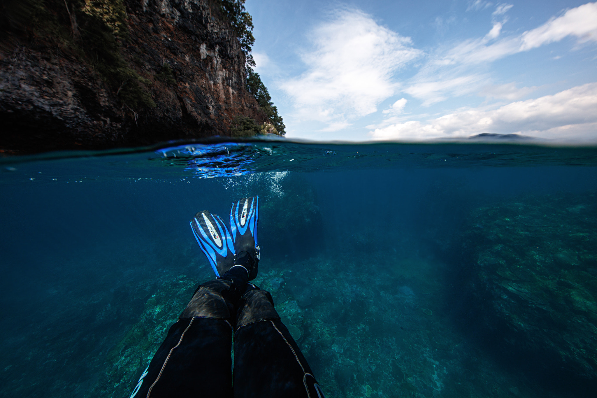 Canon EF 11-24mm F4L USM sample photo. Surface interval, telekong bali photography
