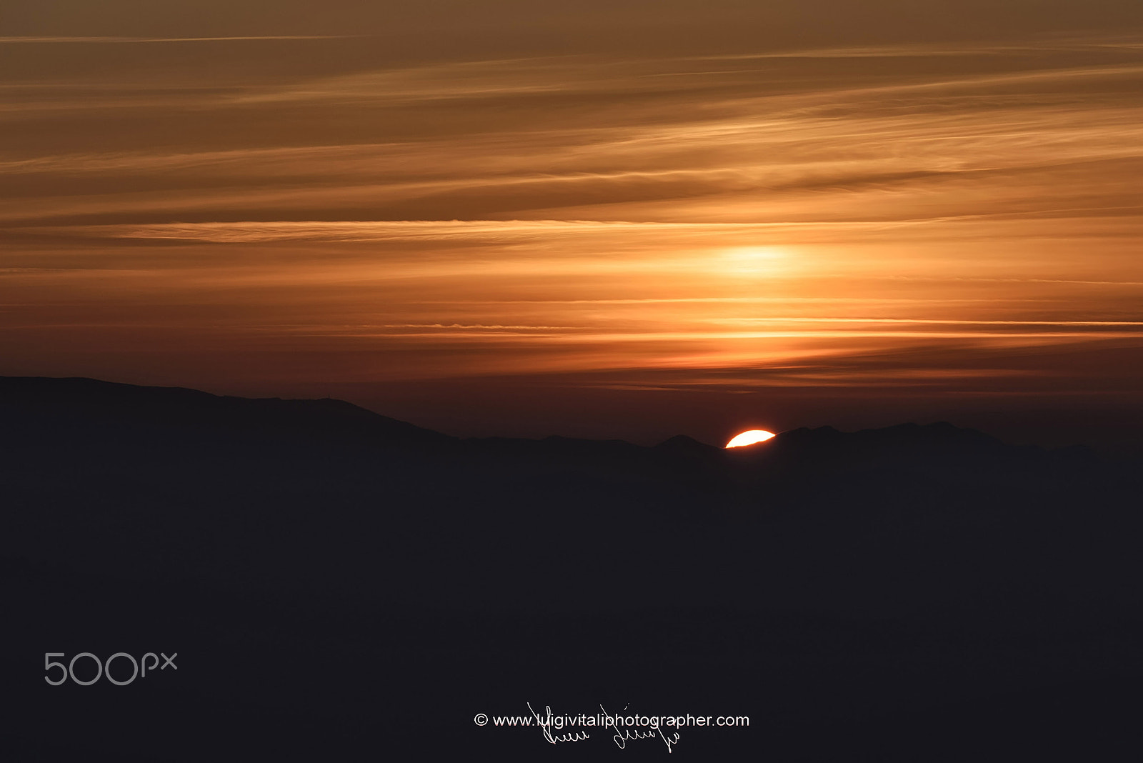 Tamron SP 70-200mm F2.8 Di VC USD sample photo. The last sun ray photography