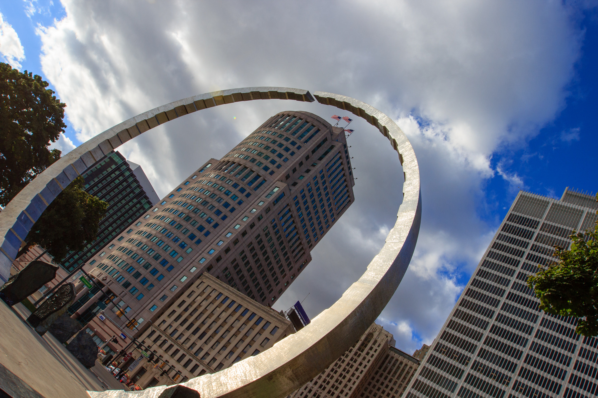 Canon EF 16-35mm F2.8L II USM sample photo. Dans le cercle photography