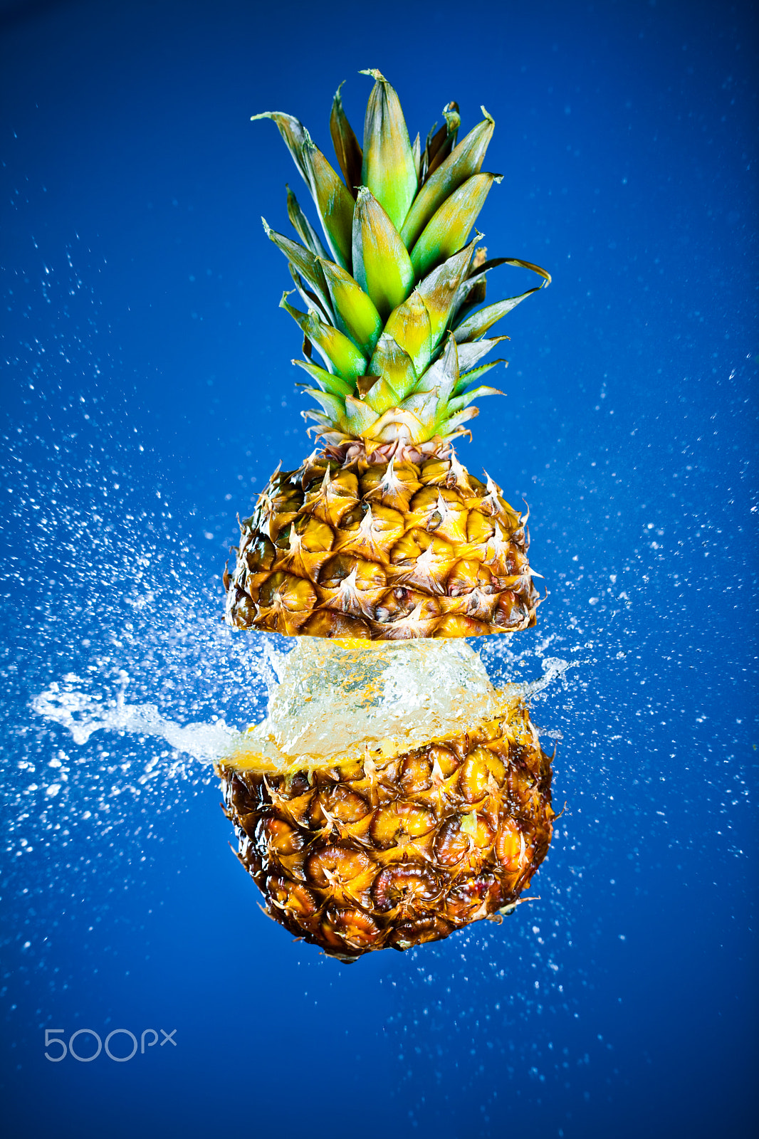 Canon EOS 5D Mark II + Canon EF 100mm F2.8 Macro USM sample photo. Pineapple splashed with water photography