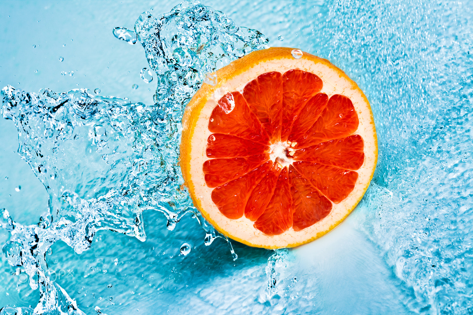 Canon EOS 5D Mark II + Canon EF 100mm F2.8 Macro USM sample photo. Grapefruit and water photography