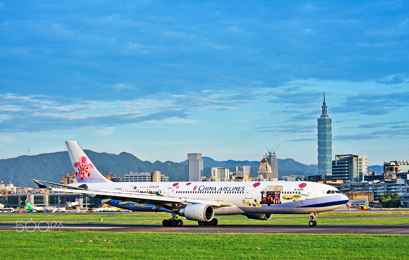 Nikon D700 sample photo. Plane@taipei songshan airport photography