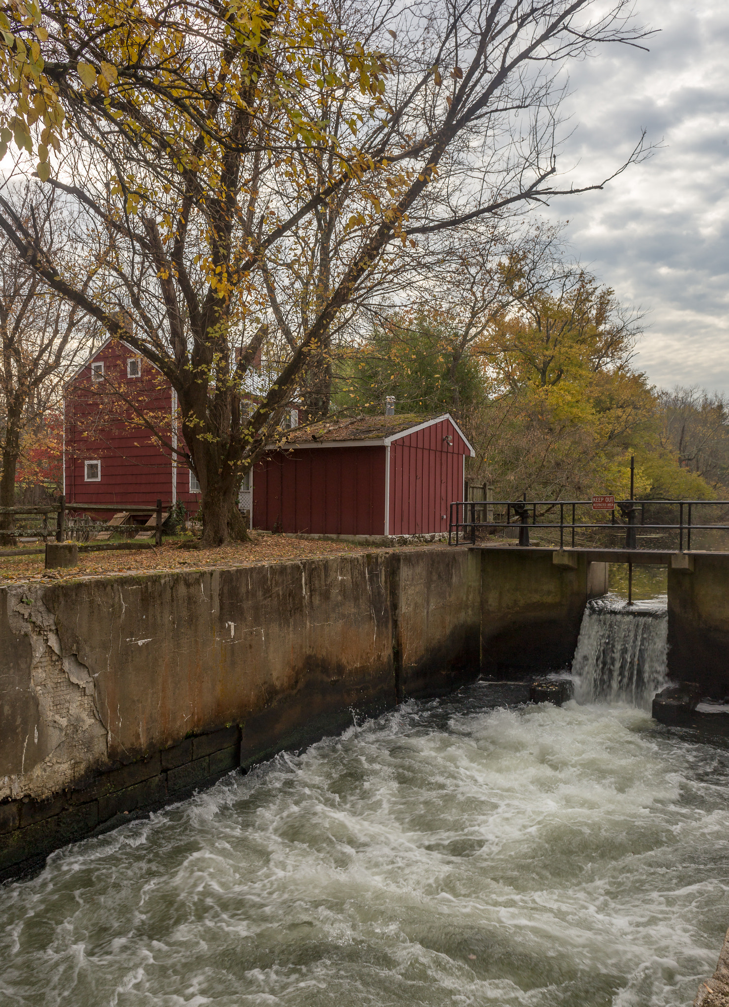 Canon EOS 6D + Canon EF 28mm F1.8 USM sample photo. Griggstown locks photography