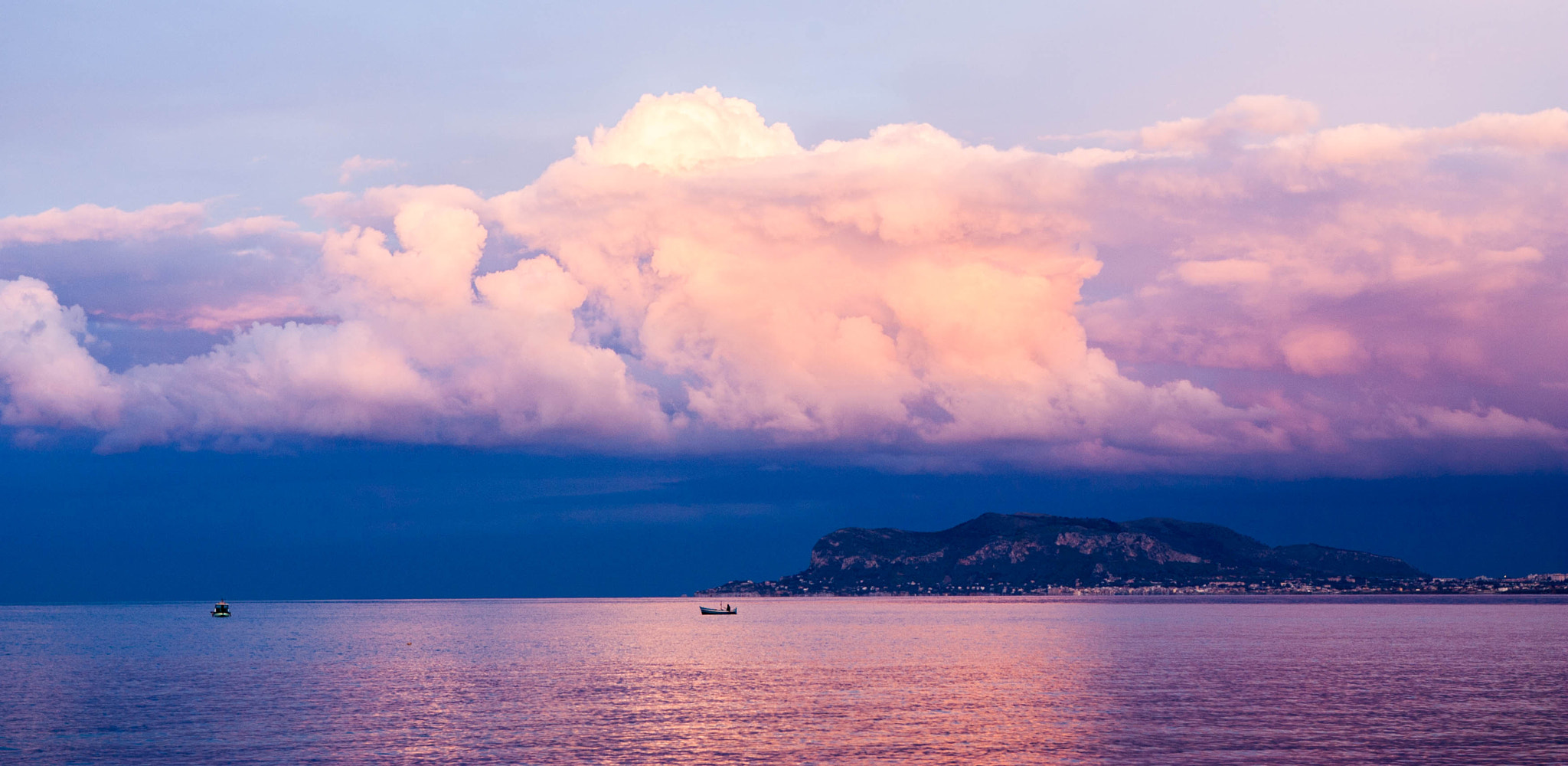 Canon EOS-1D Mark II + Canon EF 24-70mm F2.8L USM sample photo. Tyrrhenian sea  in twilight photography