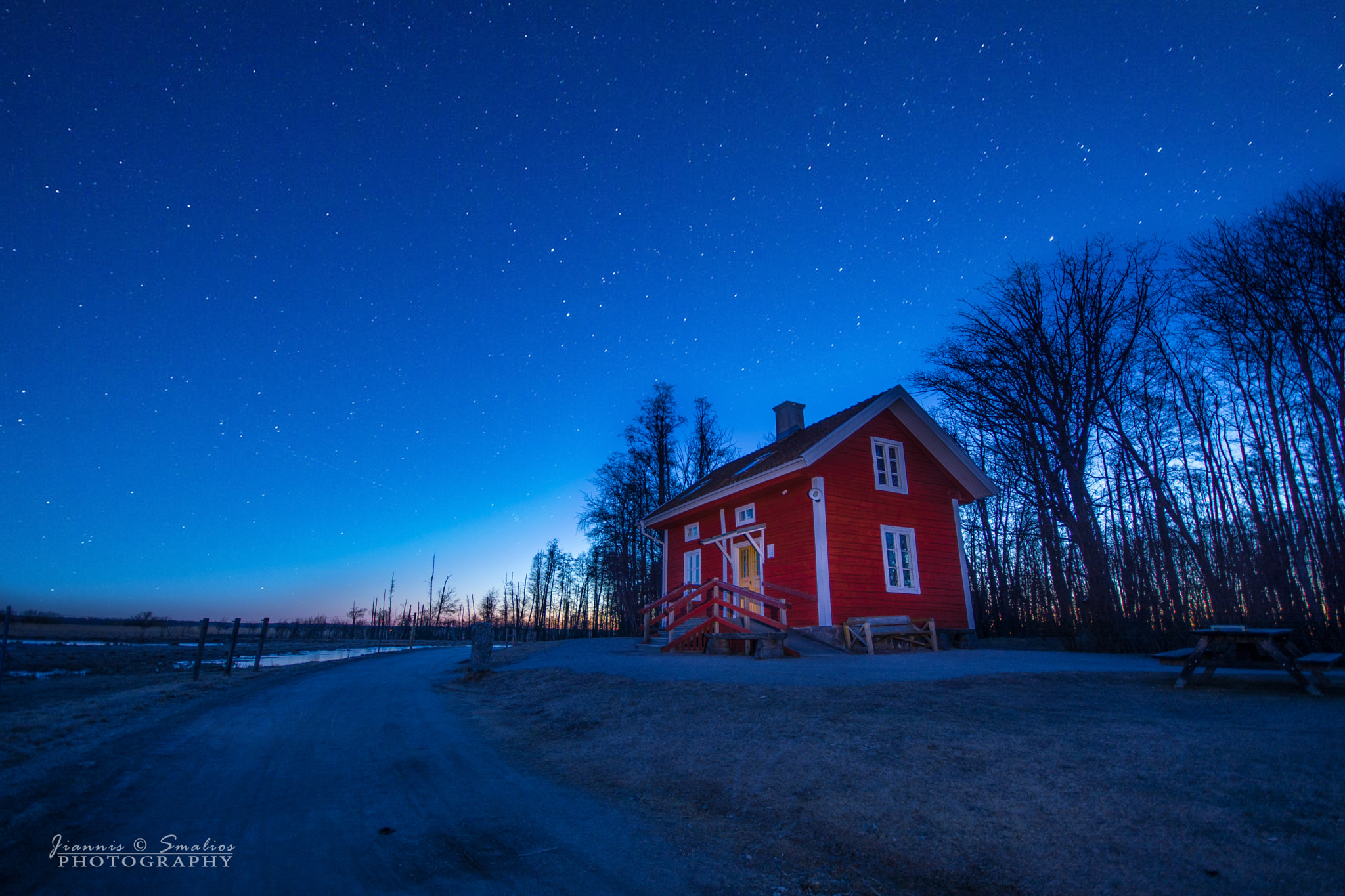 Sigma 10-20mm F4-5.6 EX DC HSM sample photo. House under starry skies photography