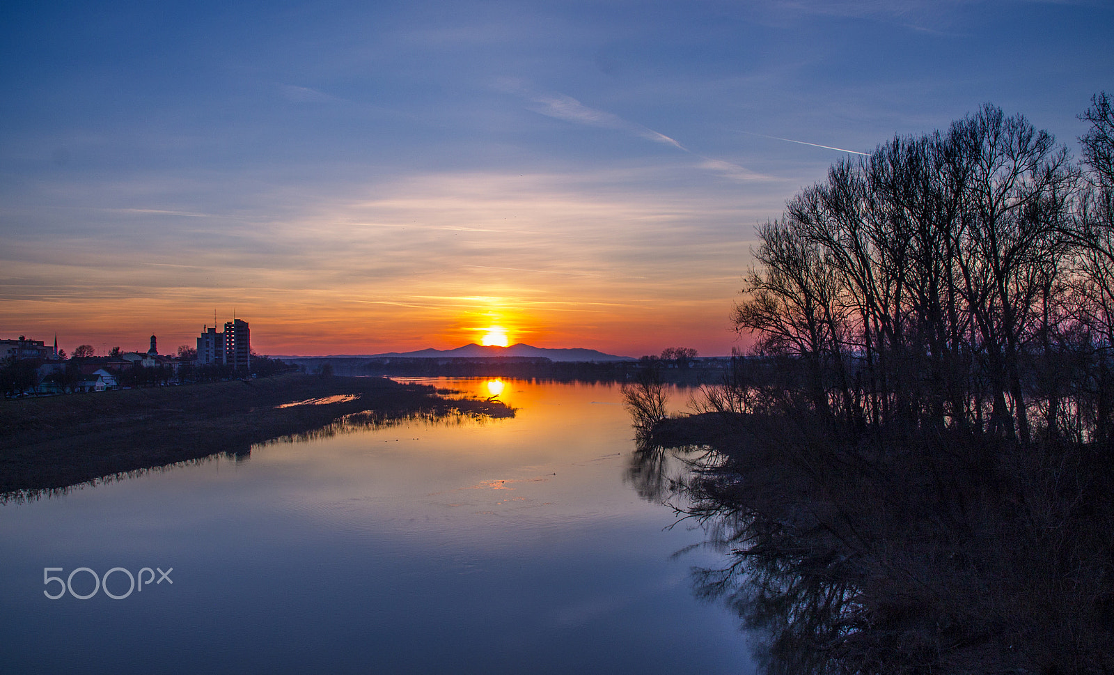 Sigma 18-200mm f/3.5-6.3 DC OS sample photo. Sun photography