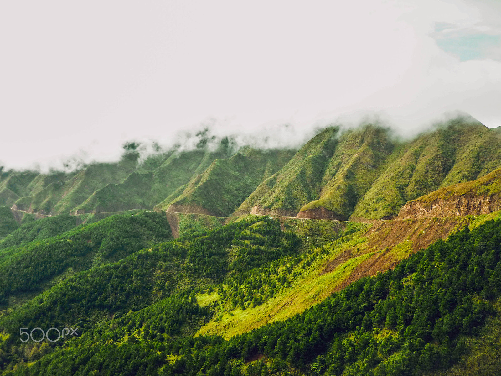 Panasonic Lumix DMC-FS3 sample photo. Cloudy on top of mountains photography