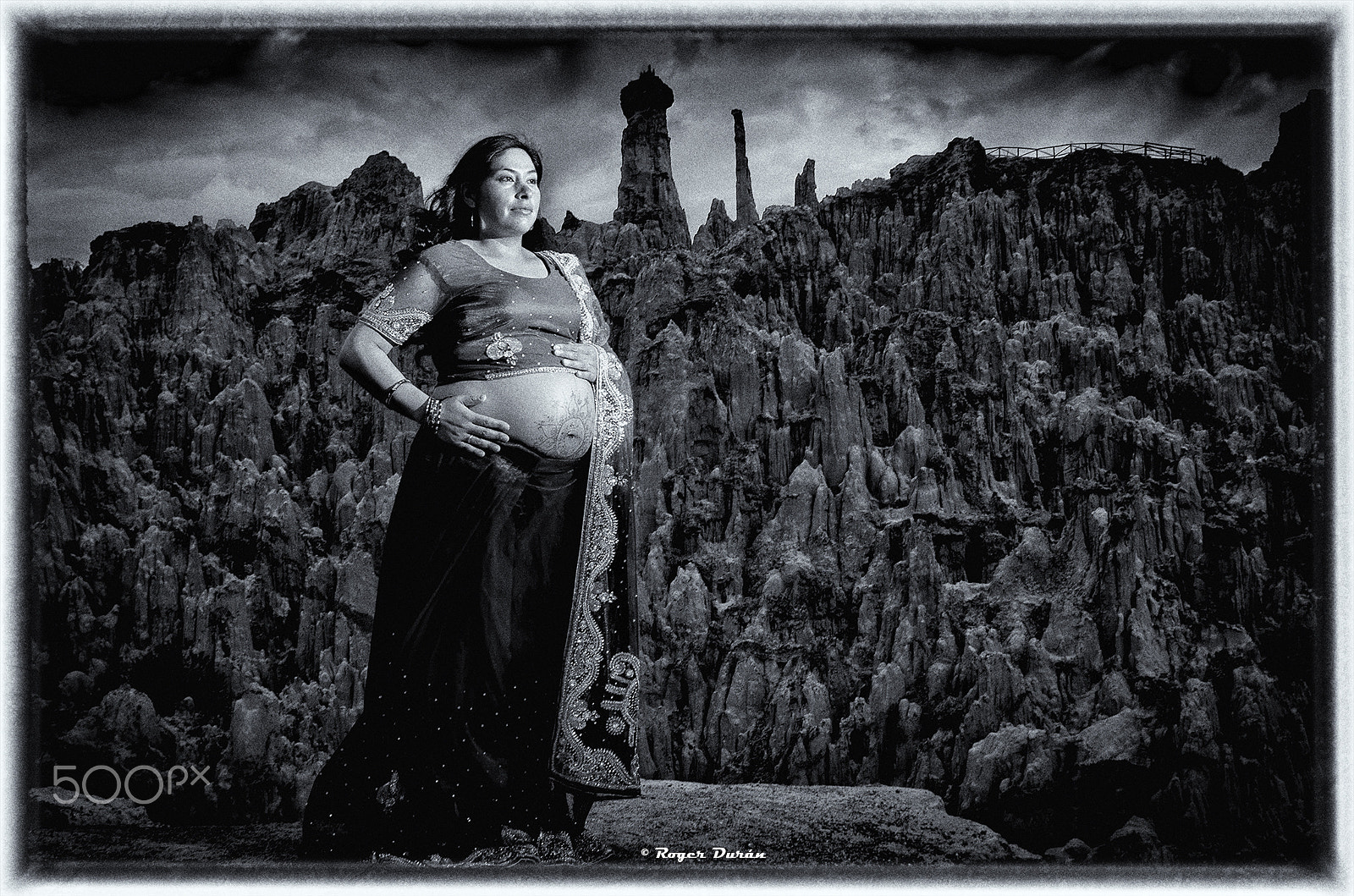 Nikon D7000 + AF Nikkor 24mm f/2.8 sample photo. Mariel pregnant photography