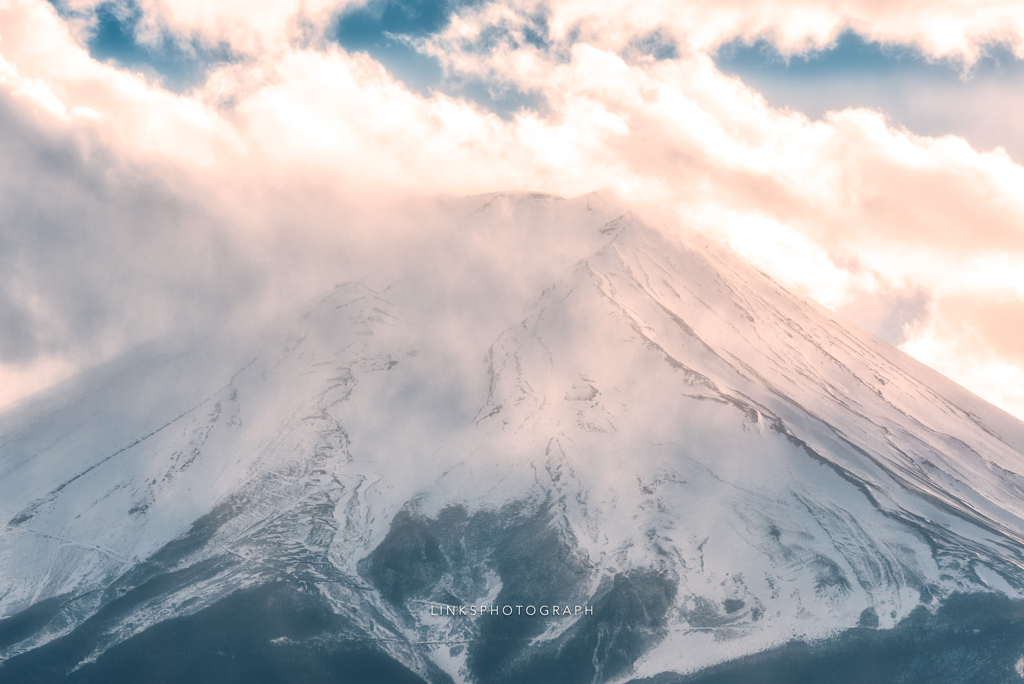 Tamron SP 70-200mm F2.8 Di VC USD sample photo. Take a try to guess the mountains' name~ photography