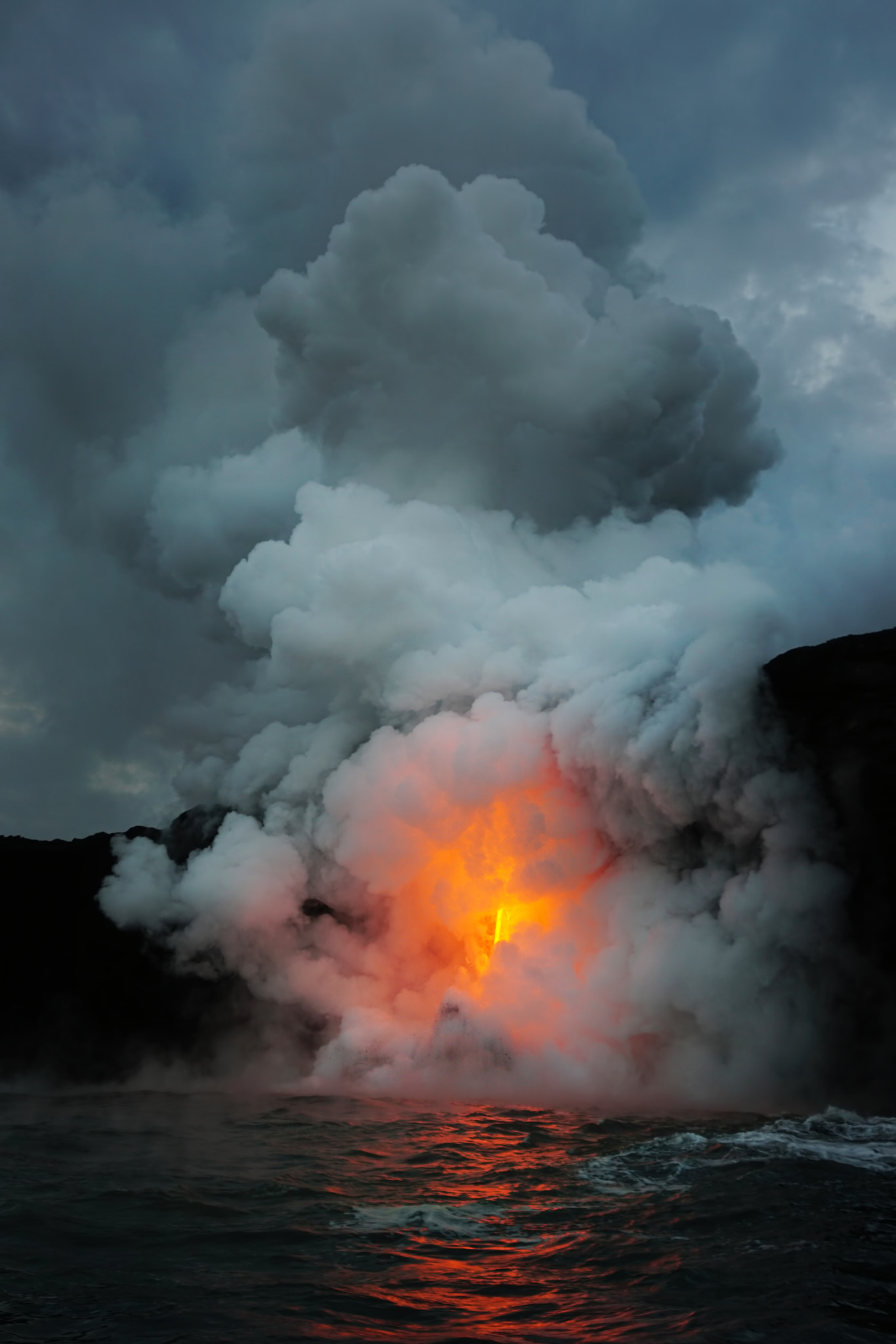 Sony ILCA-77M2 sample photo. Kamokuna firehose - hawaii photography