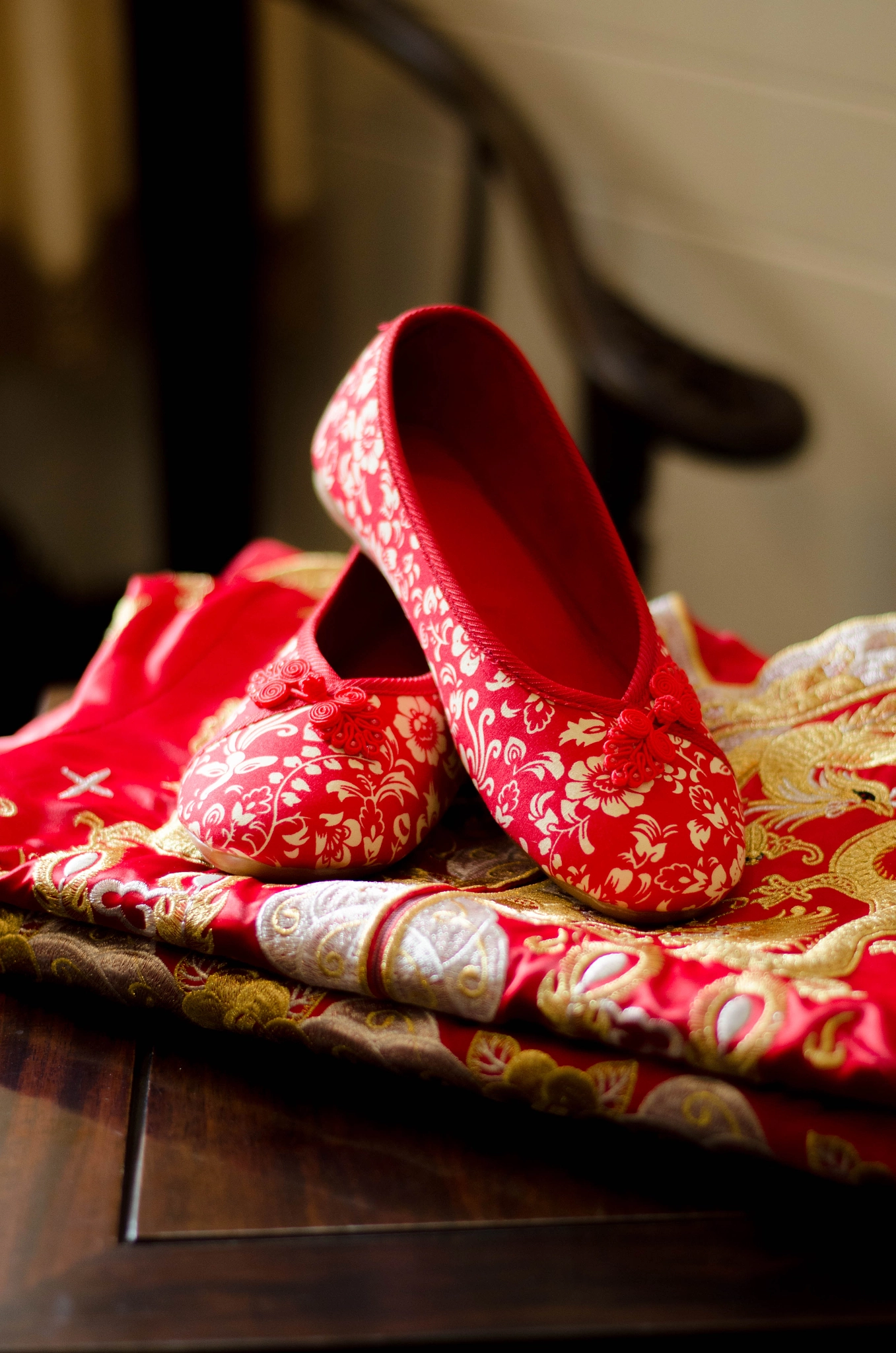 Nikon D7000 + Nikon AF-S Nikkor 50mm F1.8G sample photo. Traditional chinese wedding photography