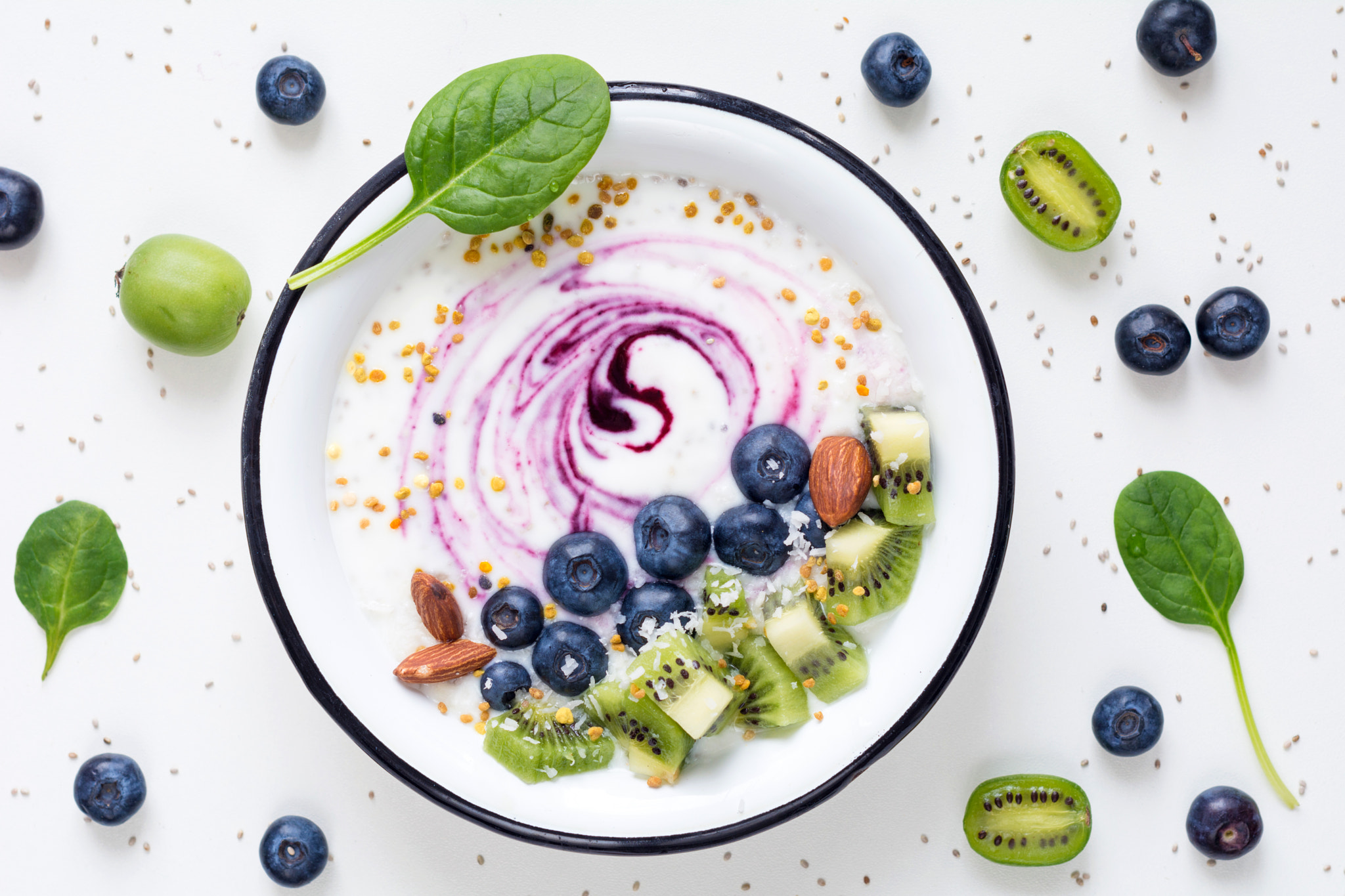 Nikon D7100 + Nikon AF-S Nikkor 50mm F1.4G sample photo. Swirl smoothie bowl photography