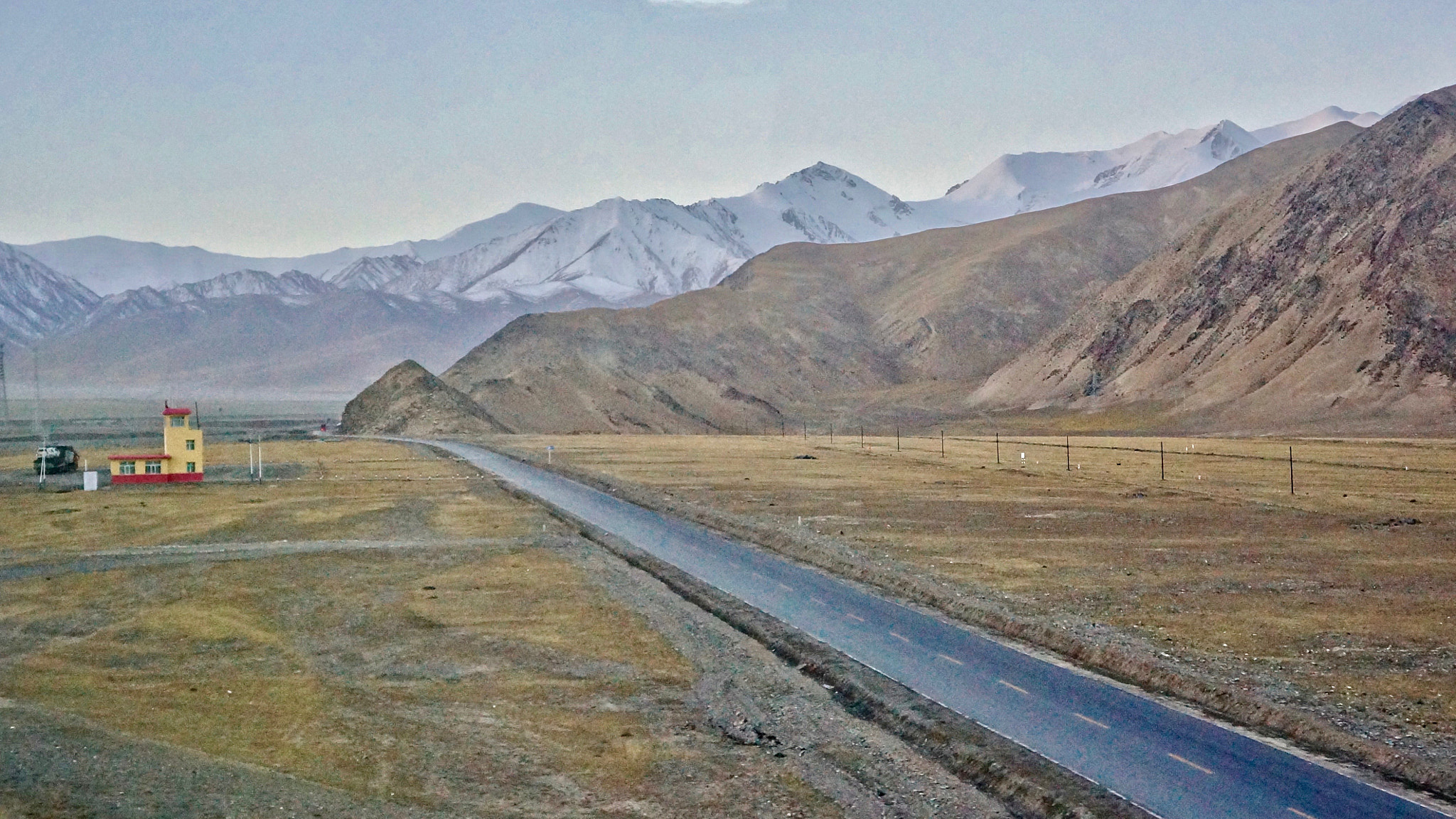 Sony E 18-55mm F3.5-5.6 OSS sample photo. Along the railways to lhasa, tibet photography