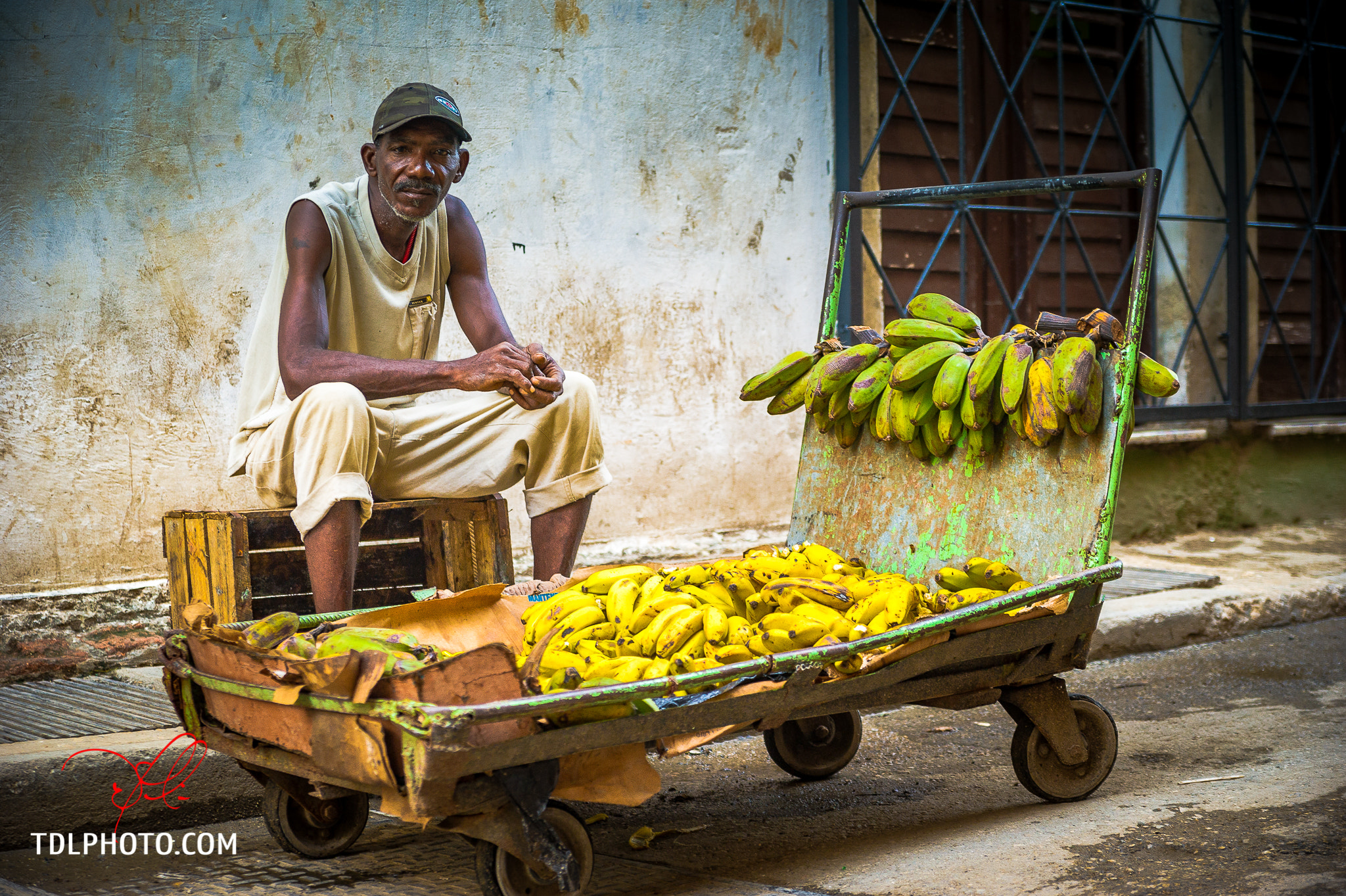 Nikon D3S + Tamron AF 28-75mm F2.8 XR Di LD Aspherical (IF) sample photo. Life in cuba photography