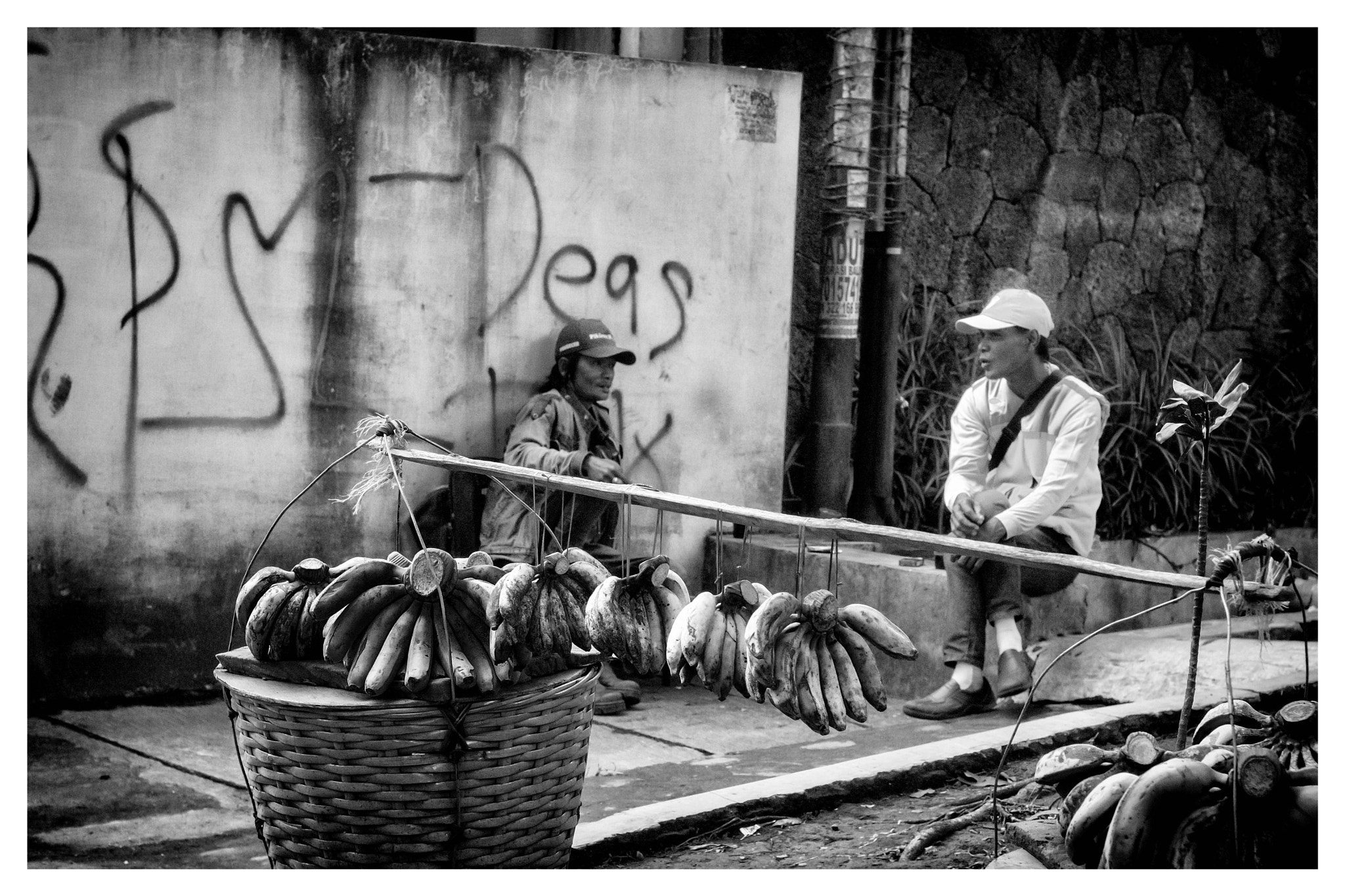 Nikon D7100 + Nikon AF Nikkor 50mm F1.4D sample photo. Streets of bandung photography