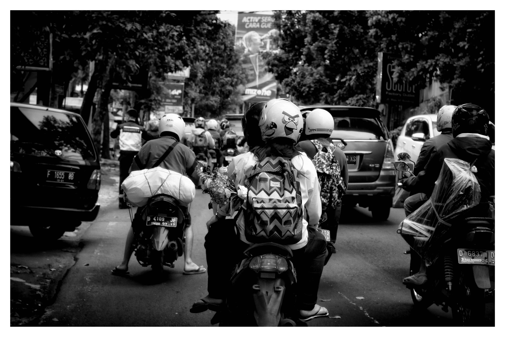 Nikon D7100 + Nikon AF Nikkor 50mm F1.4D sample photo. Streets of bandung photography