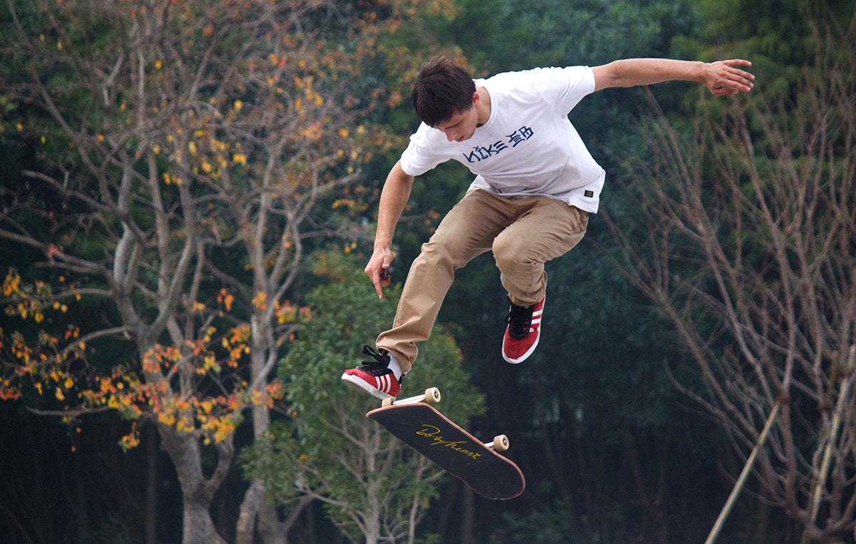 Canon EF-S 55-250mm F4-5.6 IS II sample photo. Skating photography