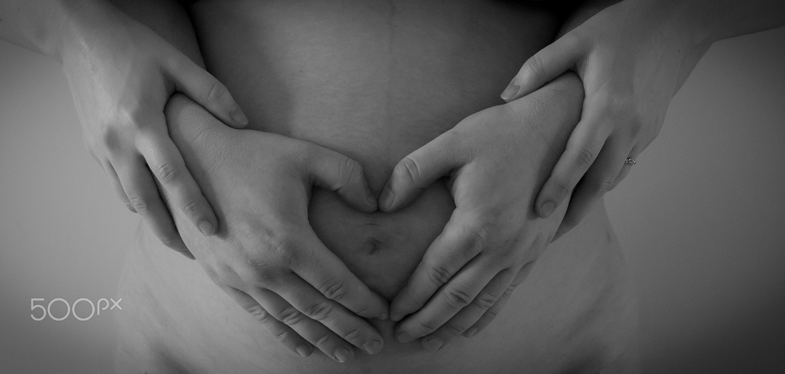 Canon EOS 70D sample photo. Baby bump love photography